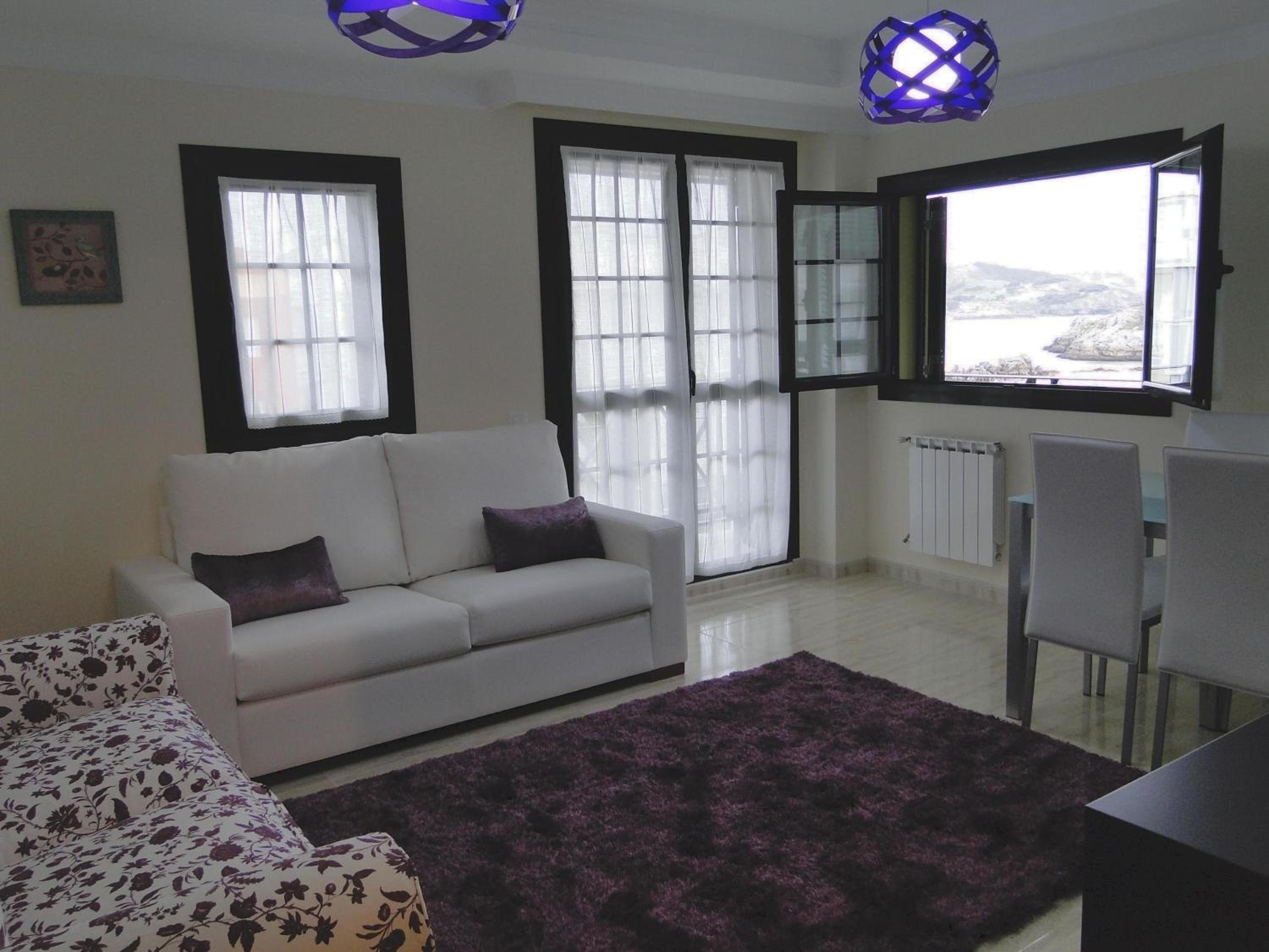 Apartamento de tres habitaciones con vista al mar (6 adultos)