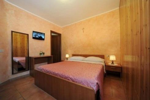Double Room with Private Bathroom photo 2