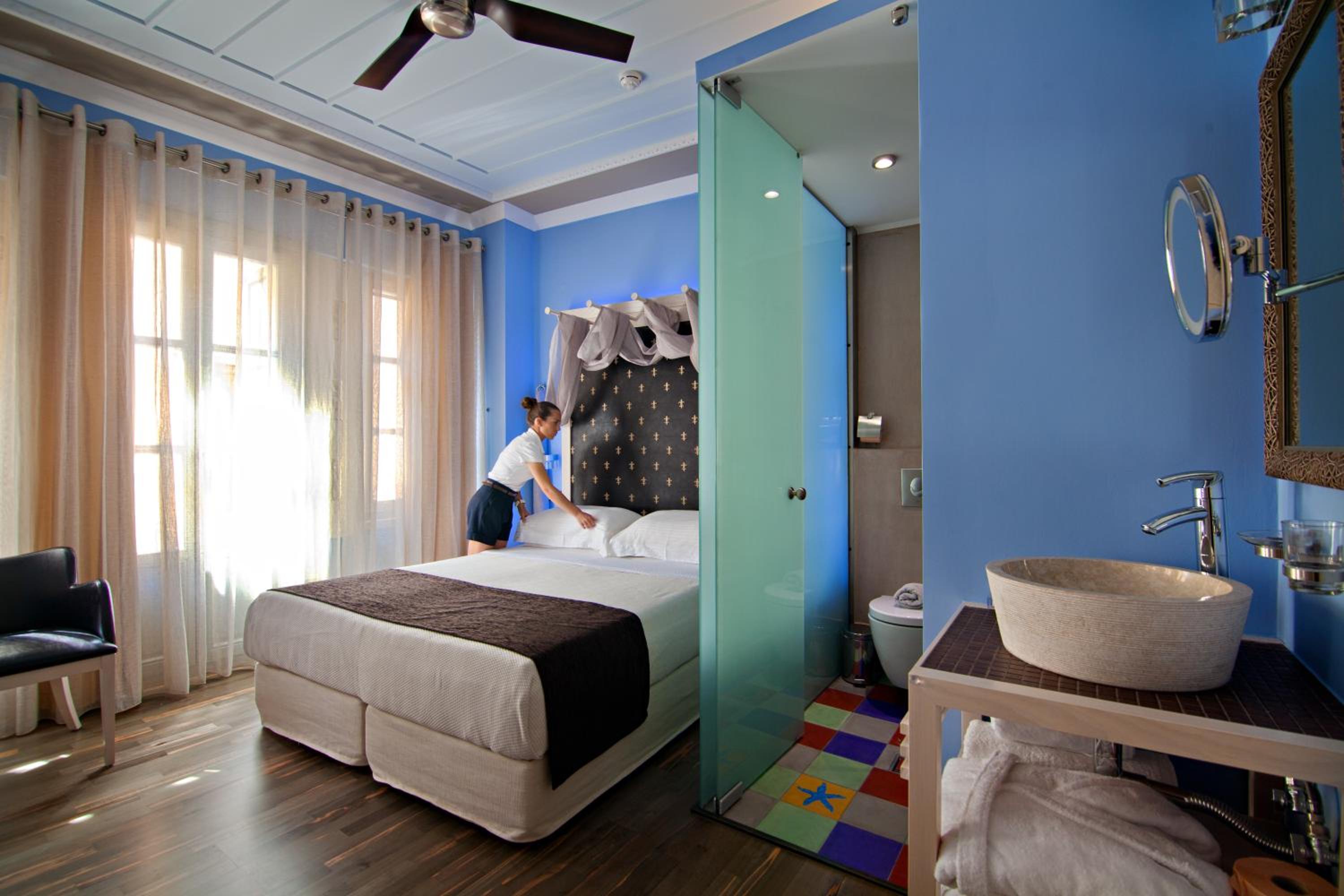 Deluxe Room - Photo 7
