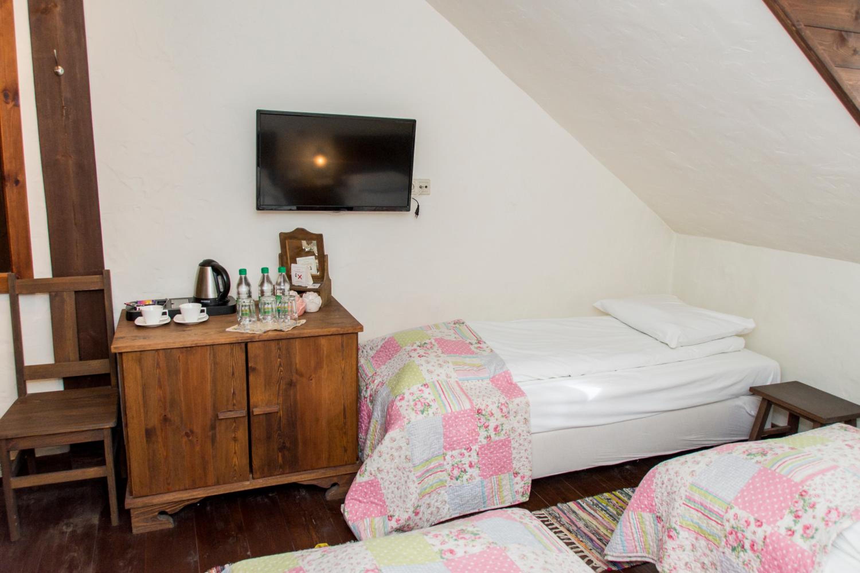 Triple Room with Shower - Photo 1