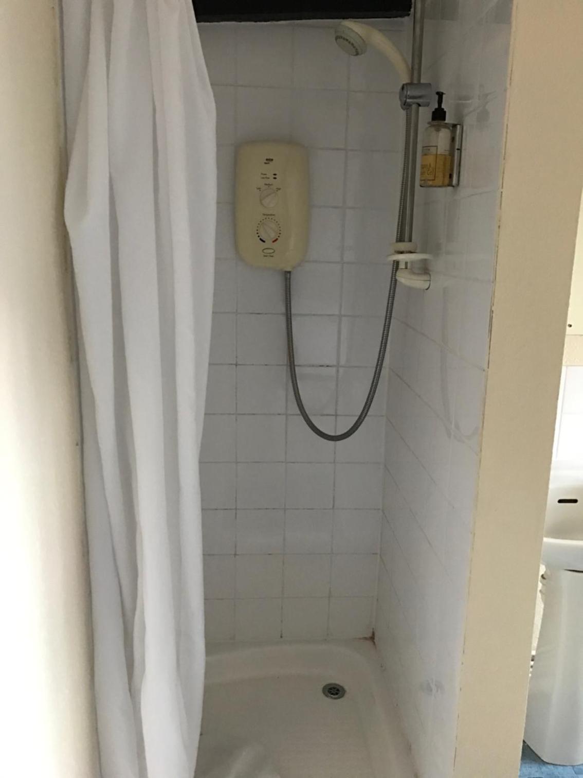 Double Room with Private Bathroom - Photo 3