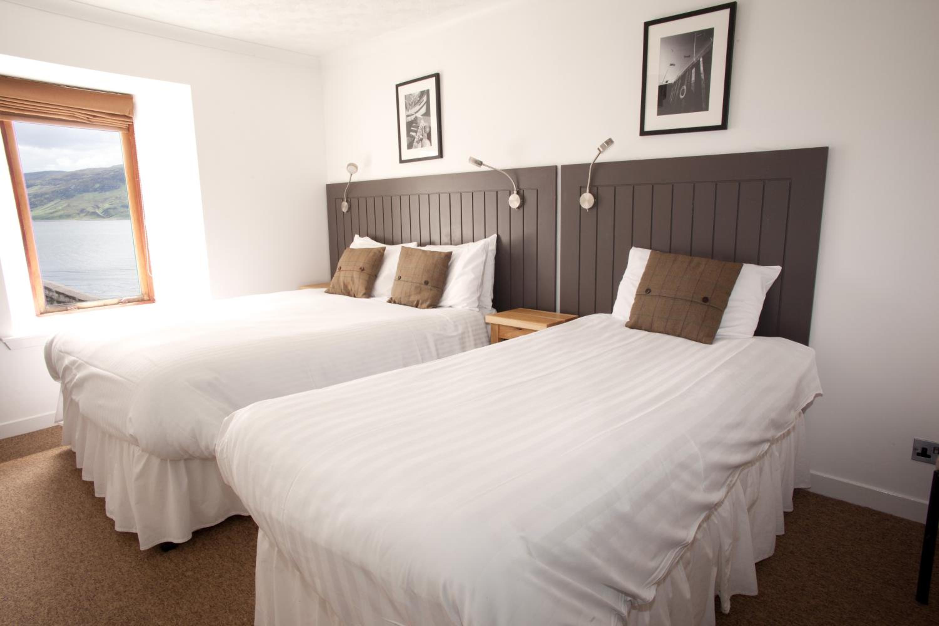 Double or Twin Room with Sea View photo 3