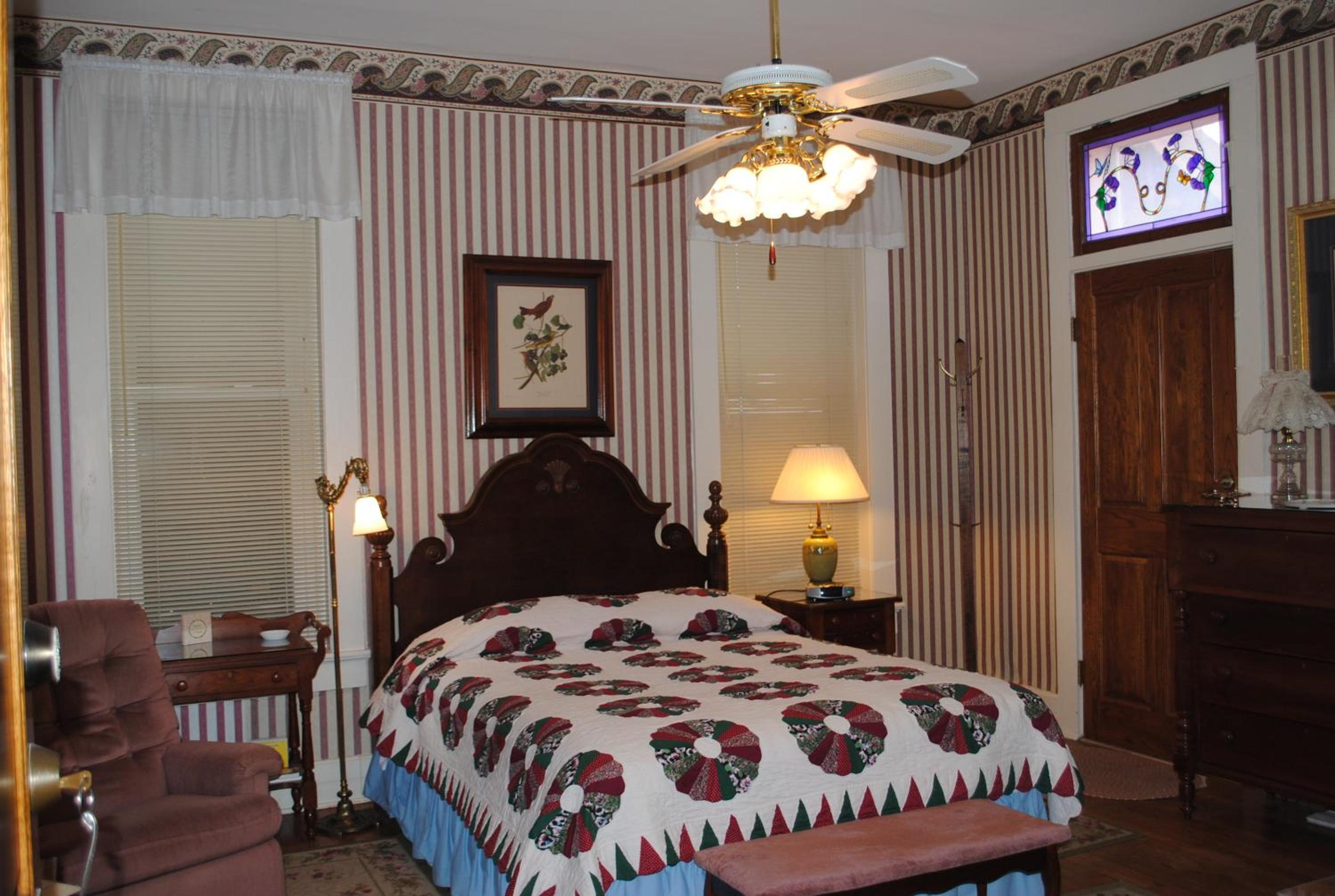Standard Queen Room photo 1