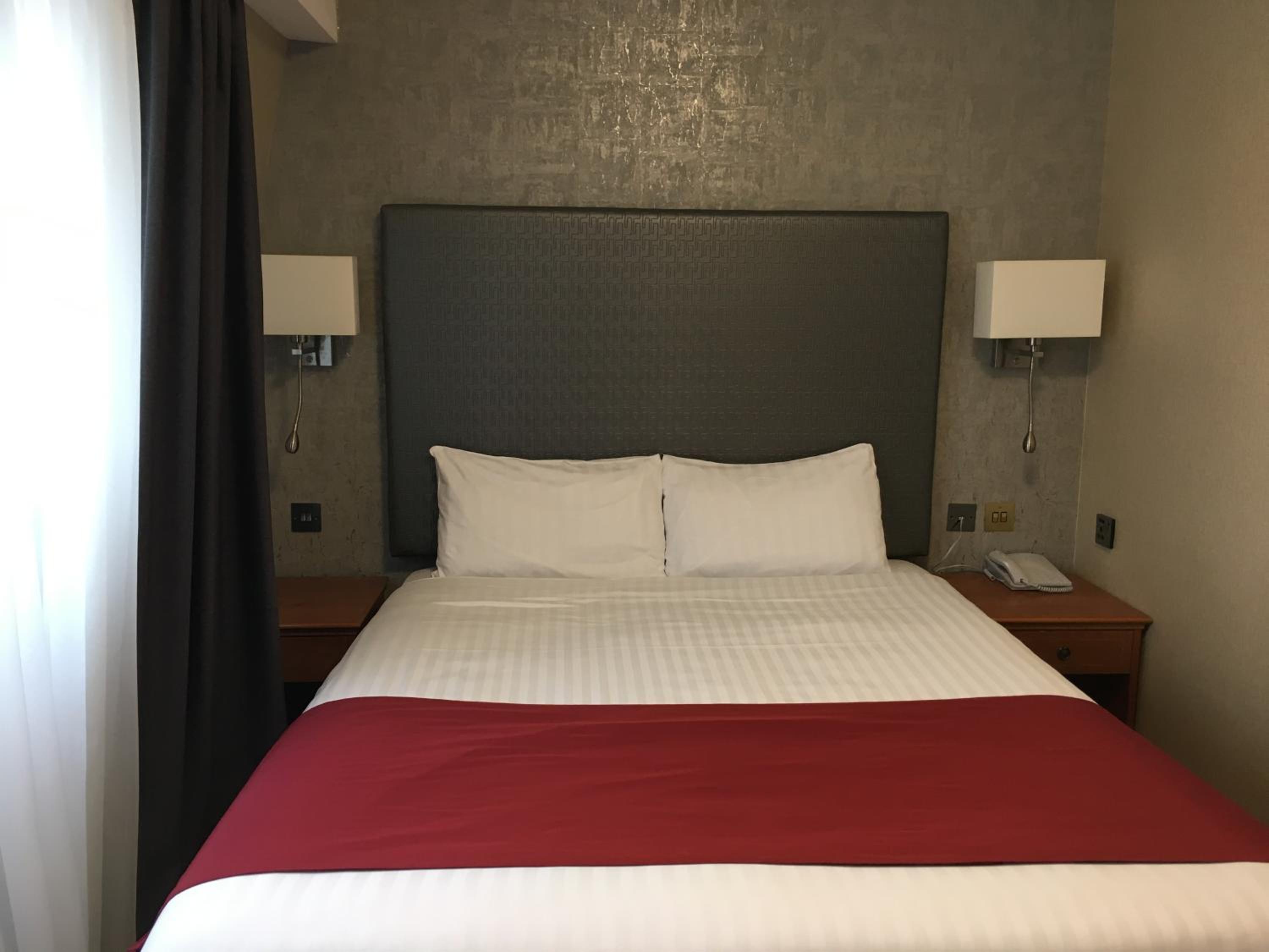 Double Room - Photo 5