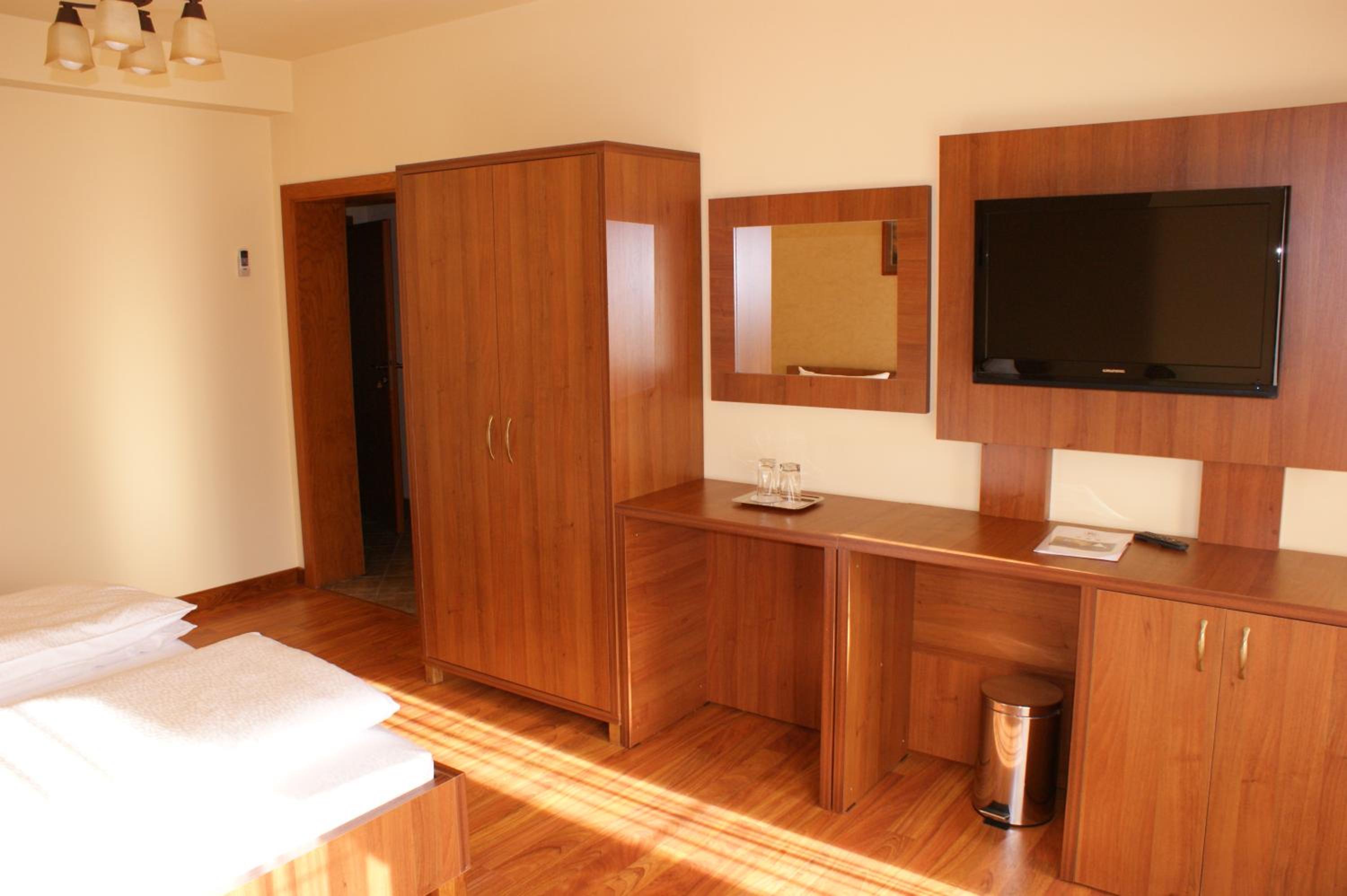 Double Room - Photo 11