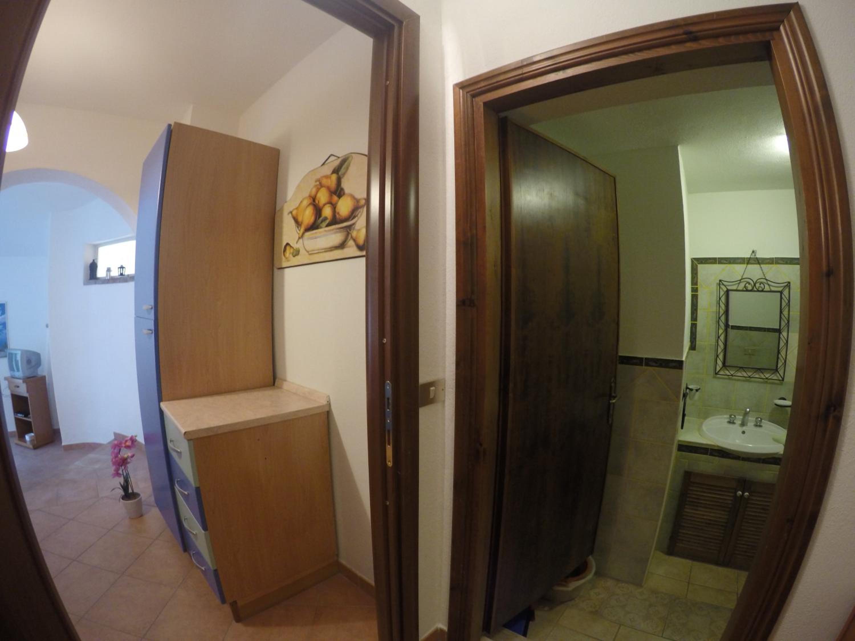 Two-Bedroom Apartment with Balcony - Photo 4