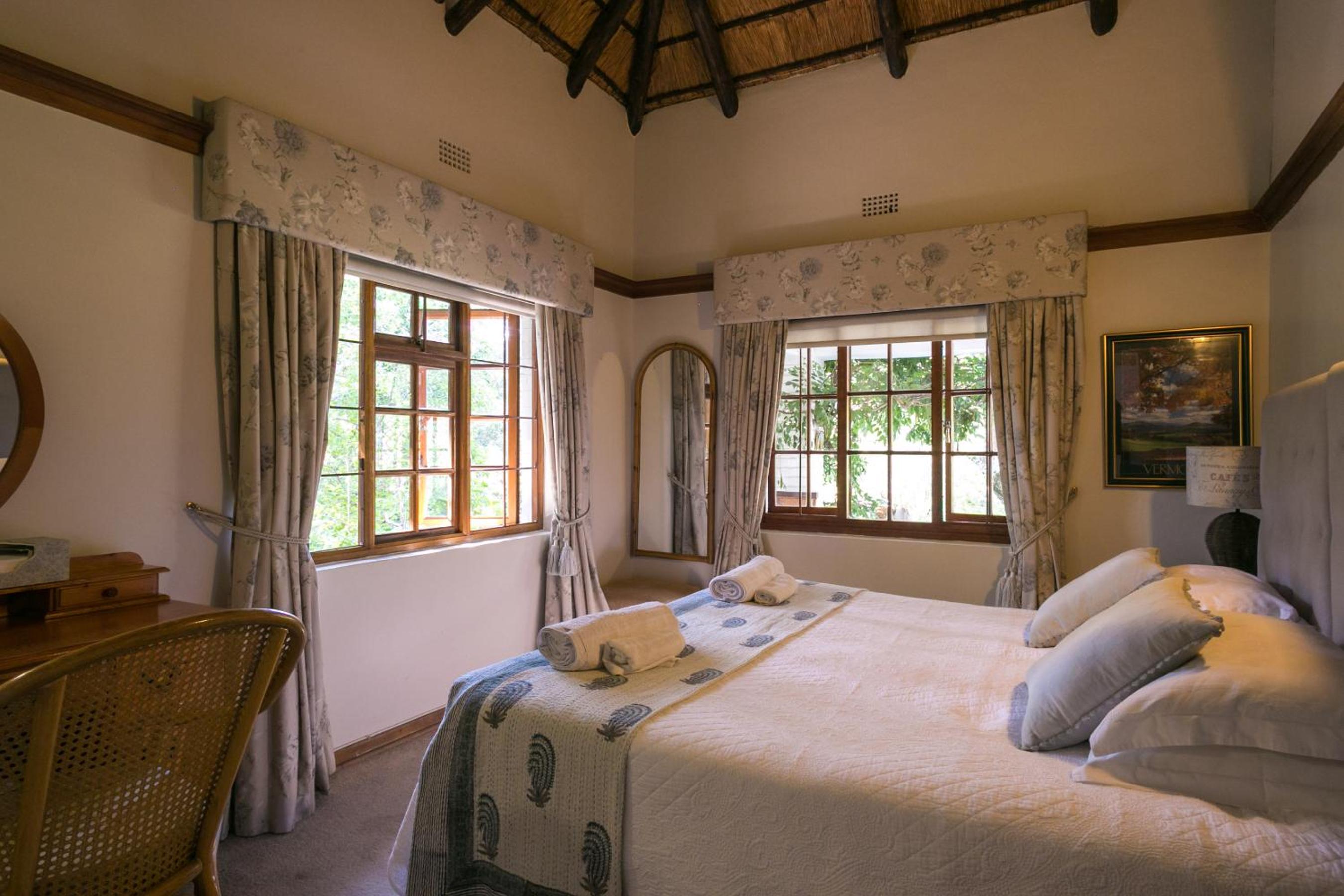King Suite with Pool View photo 1