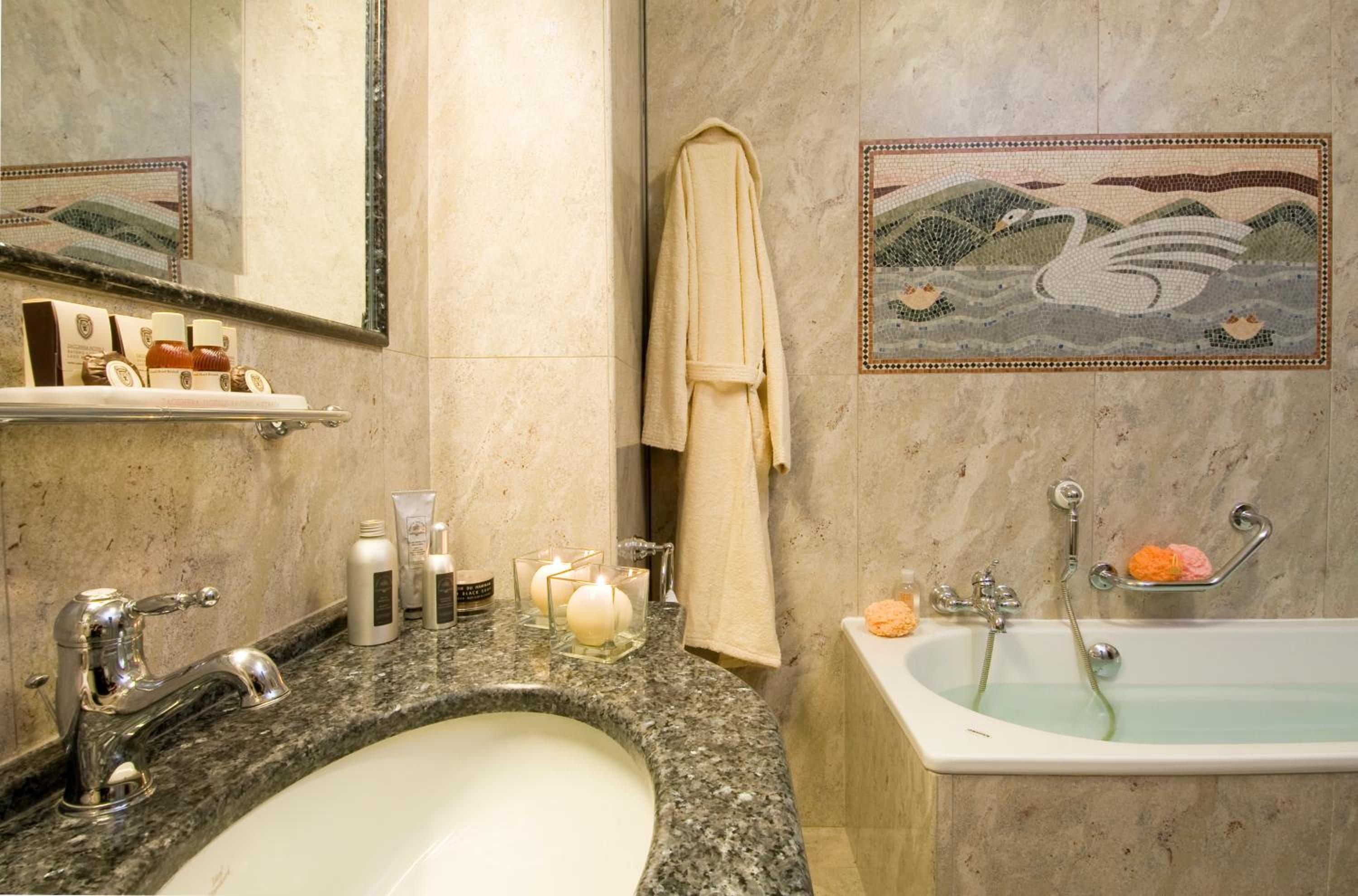 Classic Double Room -  Mountain Side - Photo 5