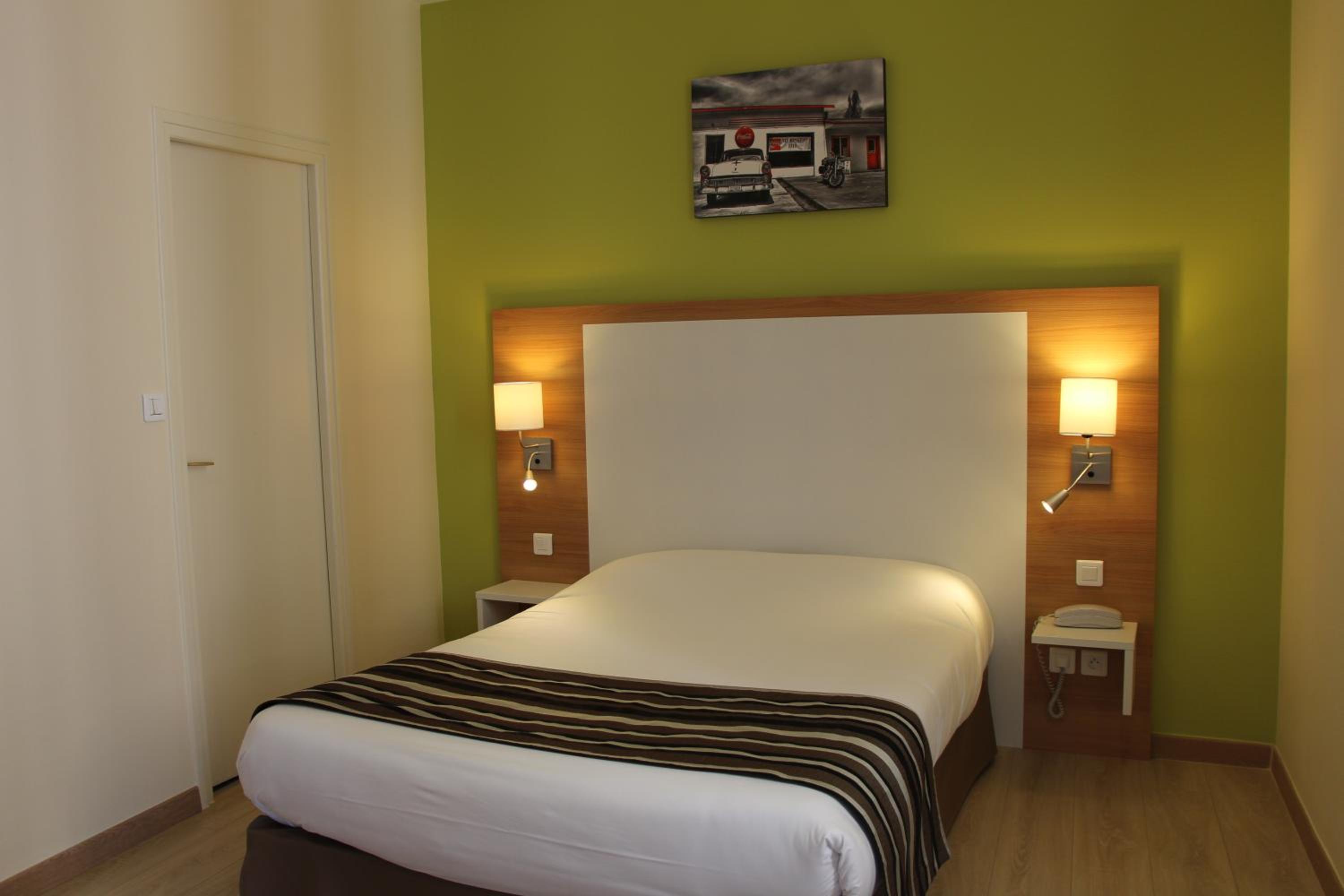 Standard Double Room - Photo 2