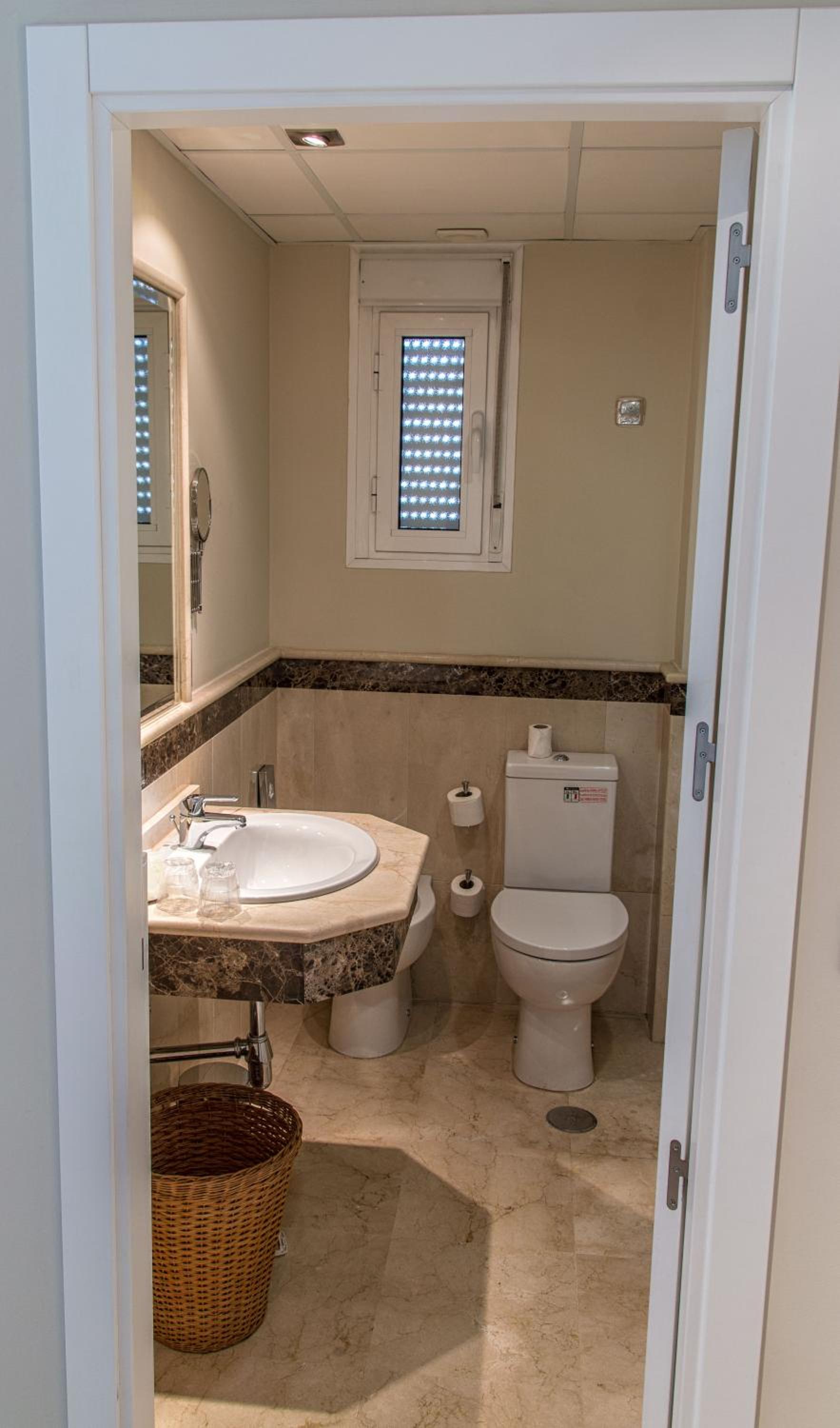 Single Room photo 2