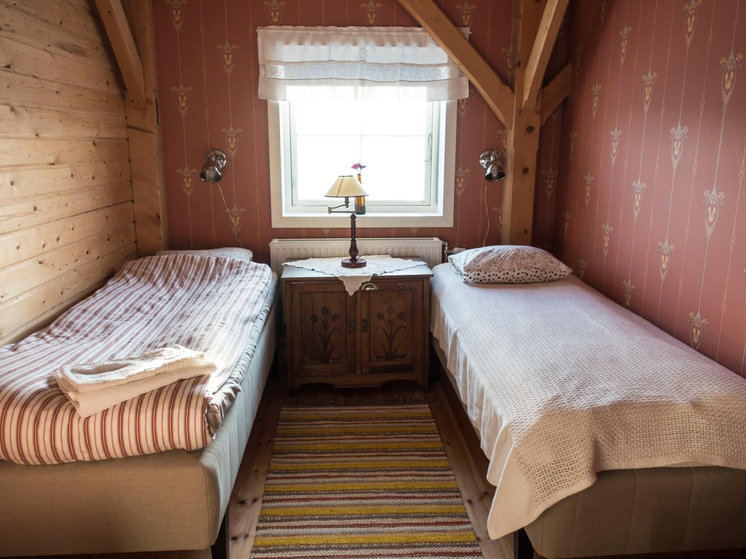 Double or Twin Room with Shared Bathroom photo 1