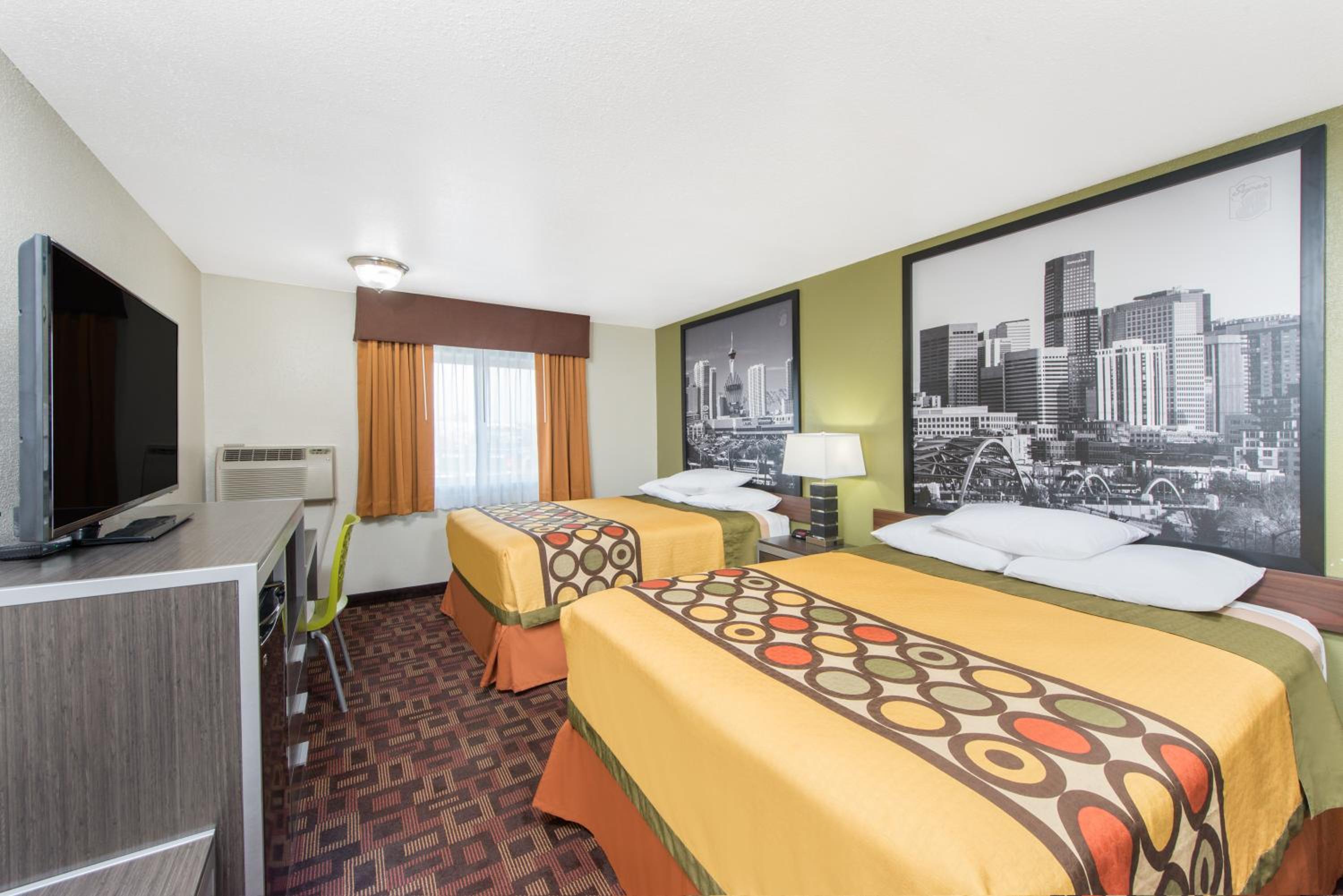 Queen Room with Two Queen Beds - Non-Smoking - Photo 1