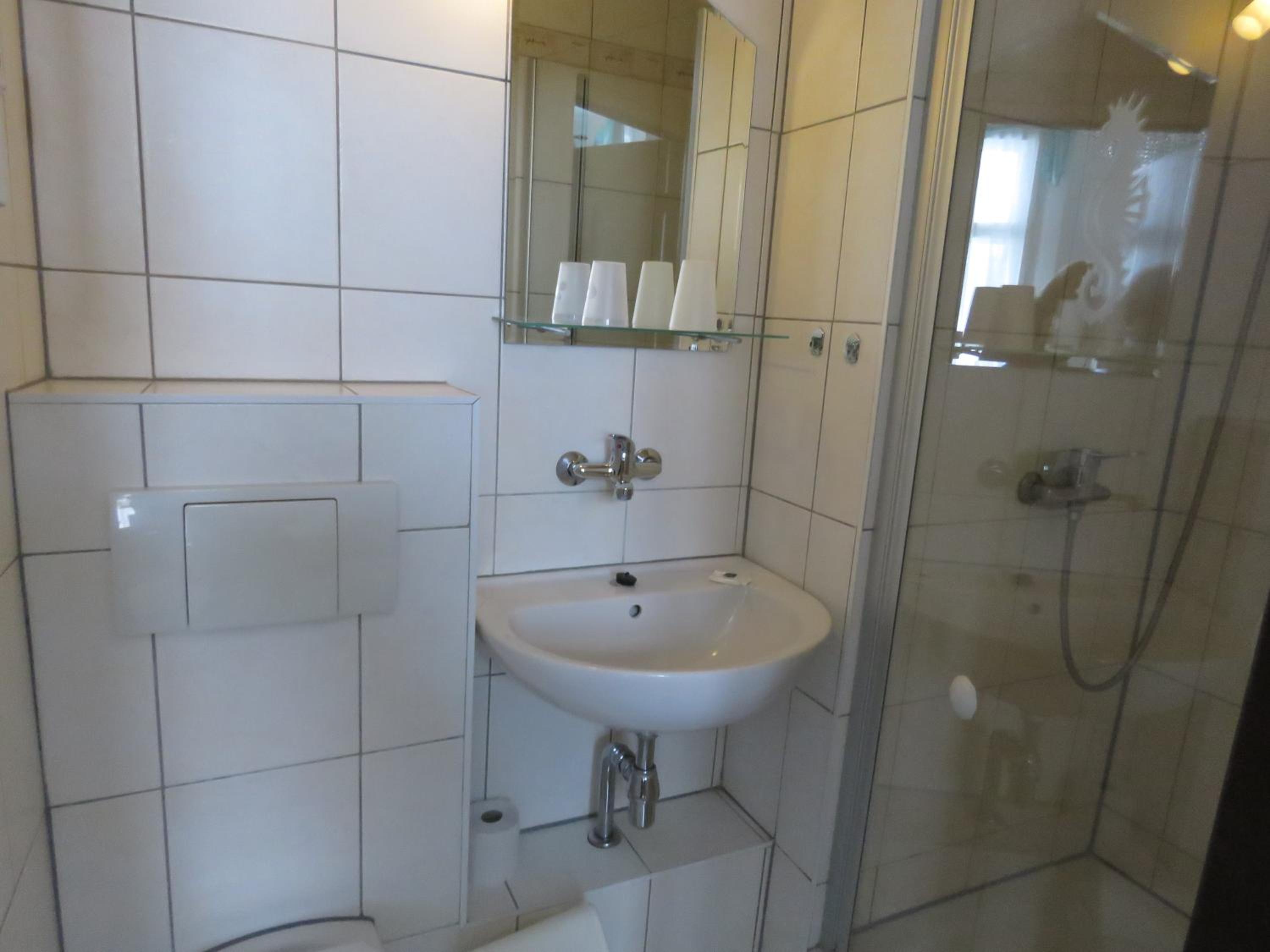 Double Room - Photo 17