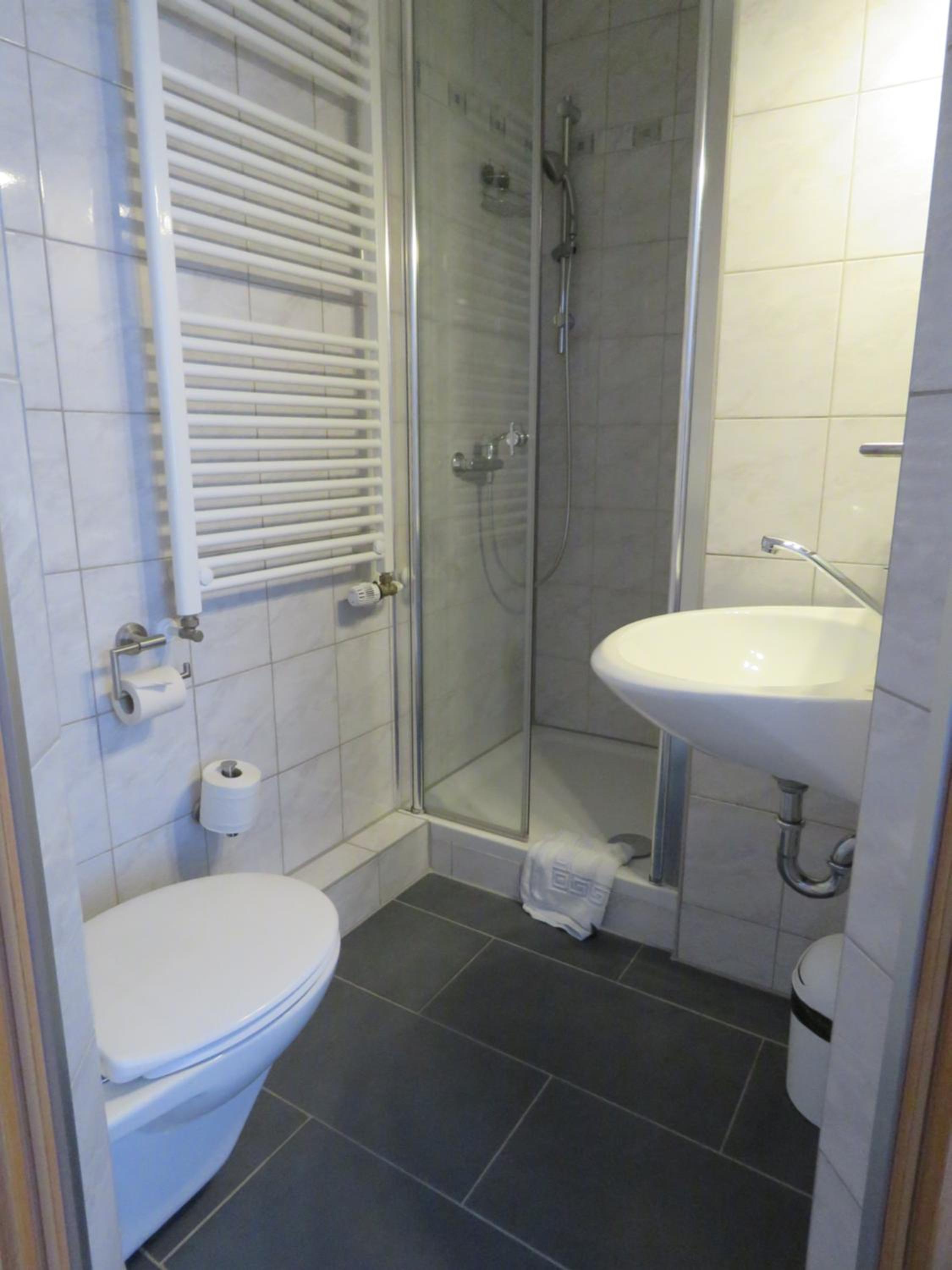 Double Room - Photo 16