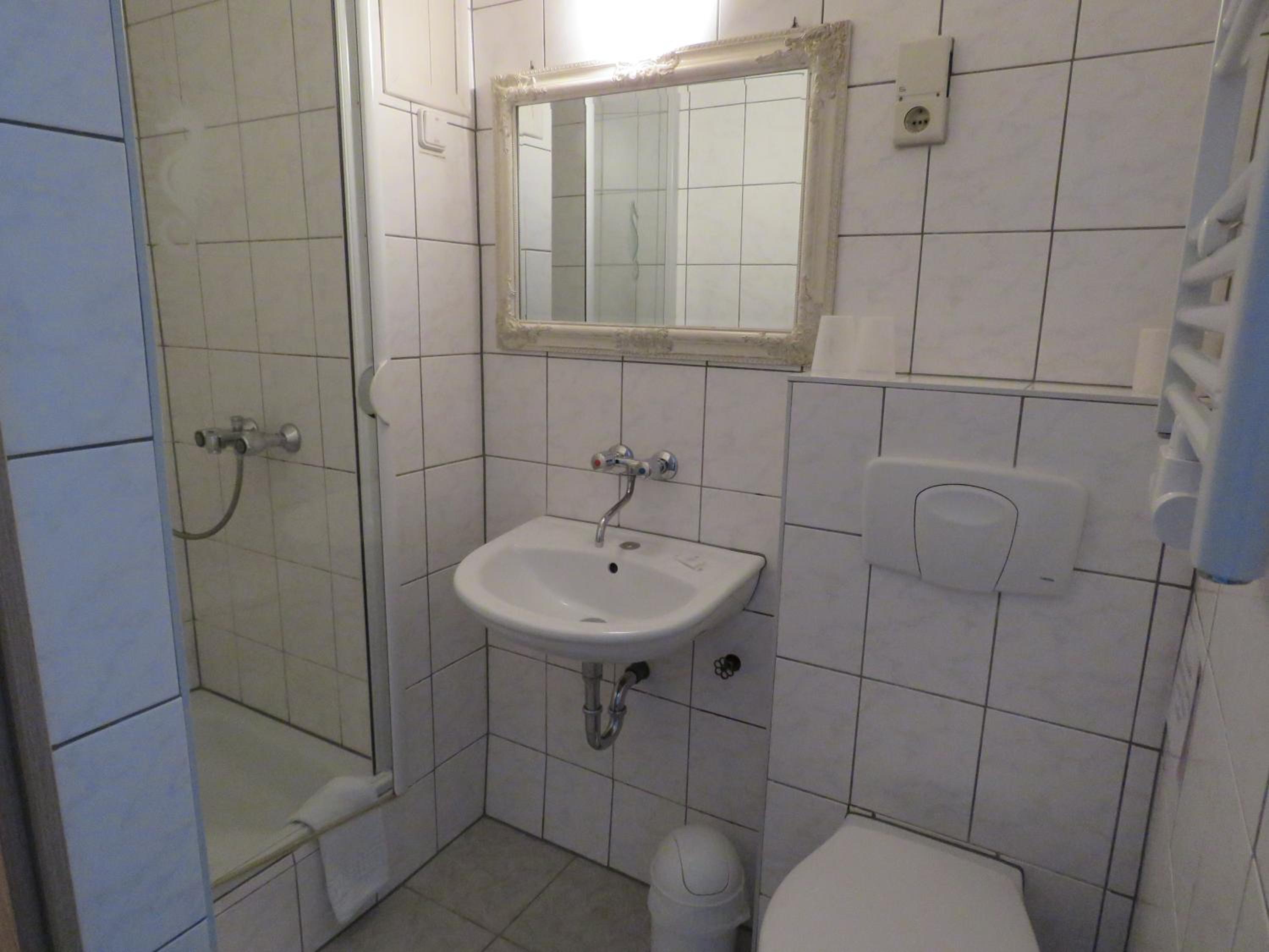 Double Room - Photo 15