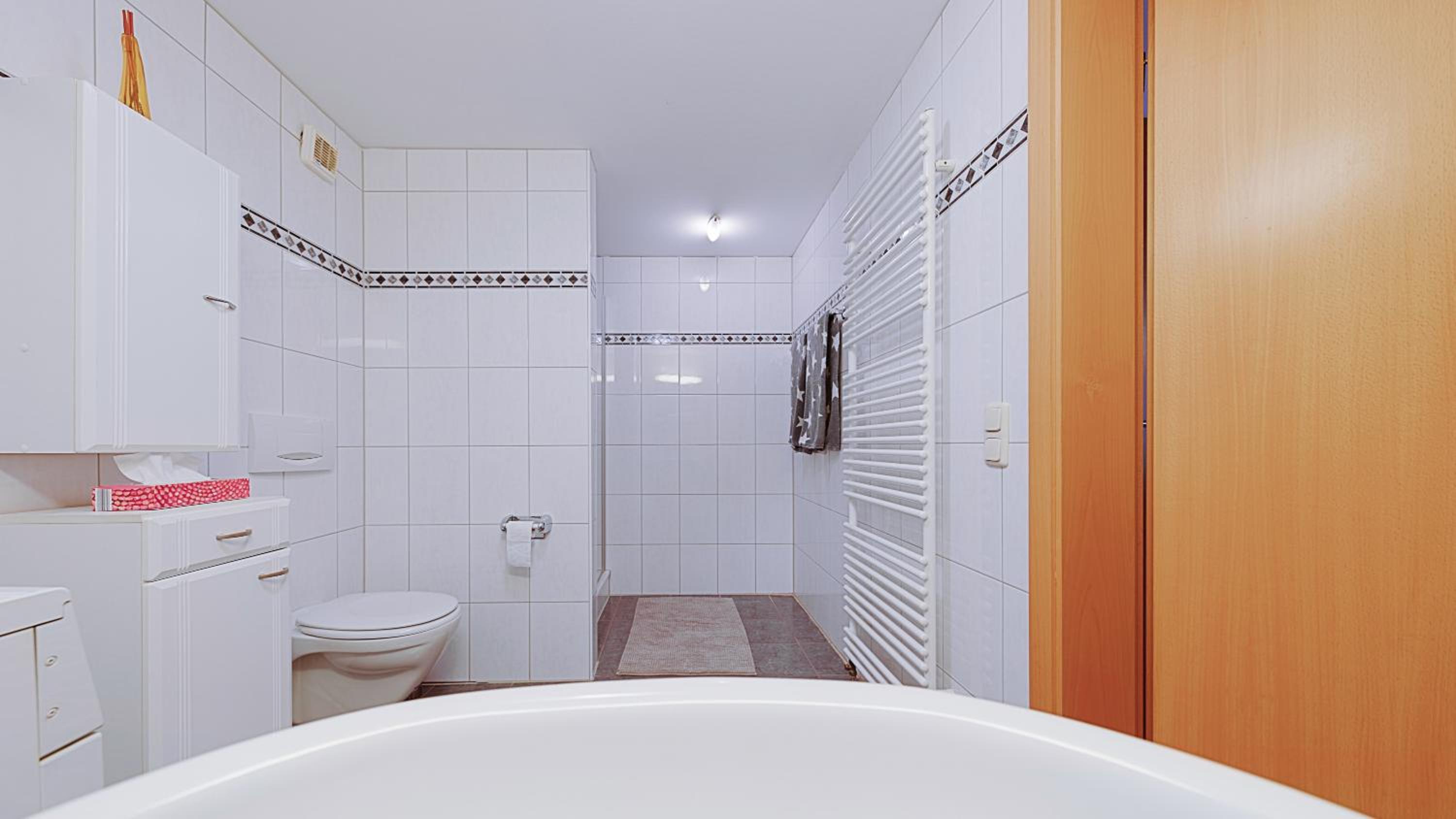 One-Bedroom Apartment - Photo 2