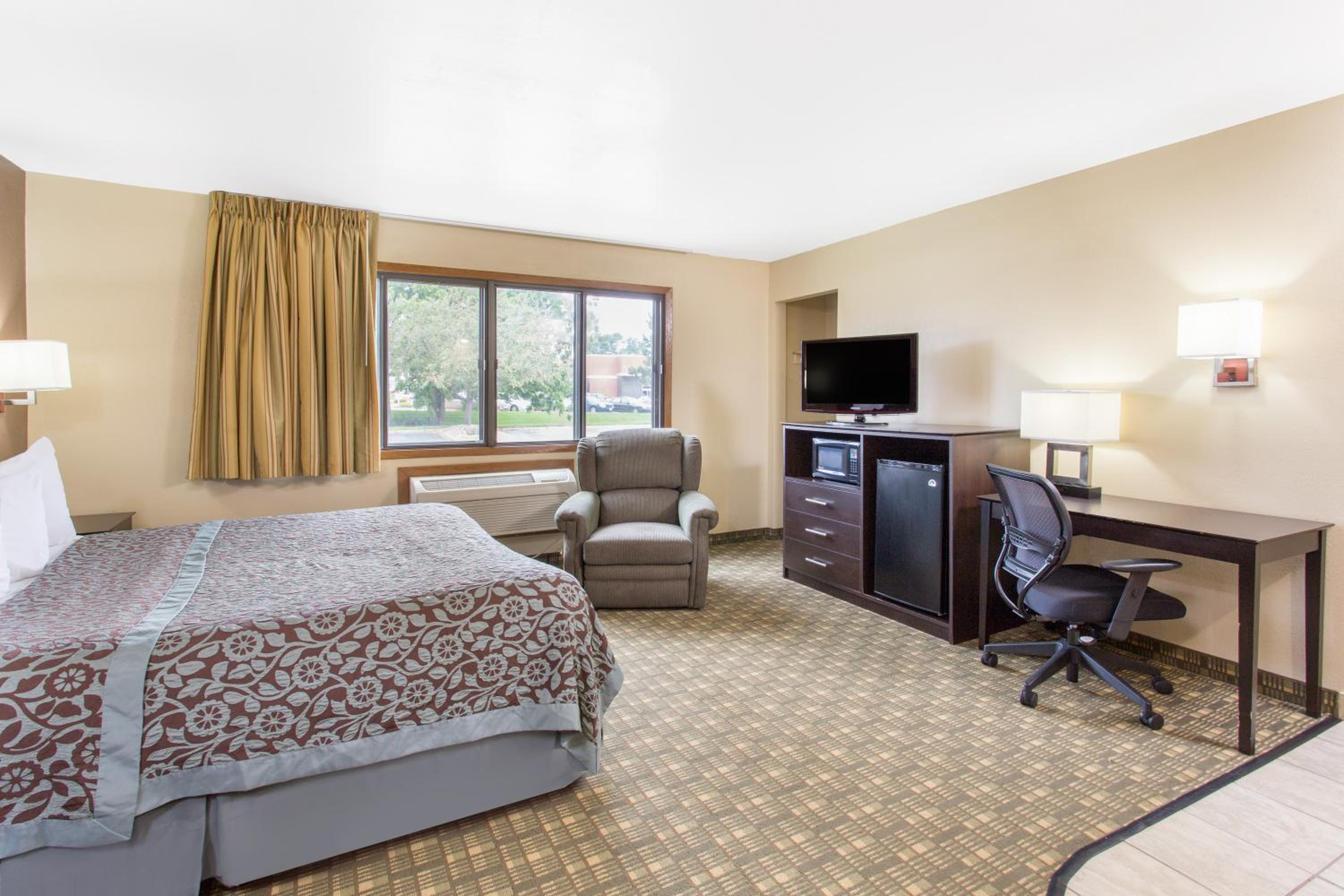 King Room - Mobility Access/Non-Smoking - Photo 3