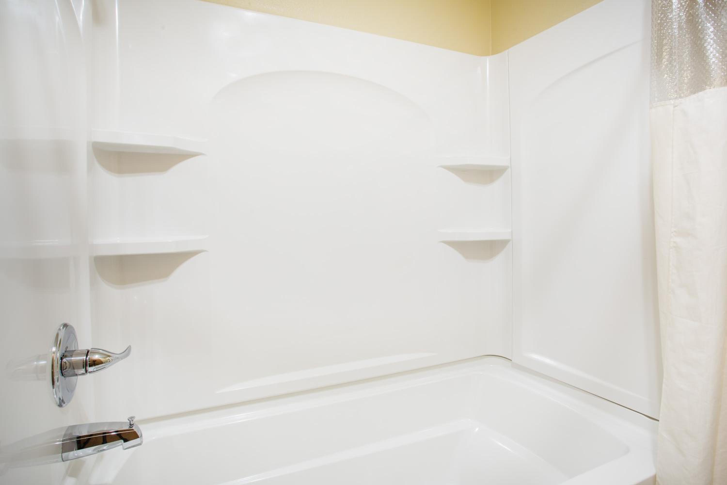 King Room - Non-Smoking - Photo 6