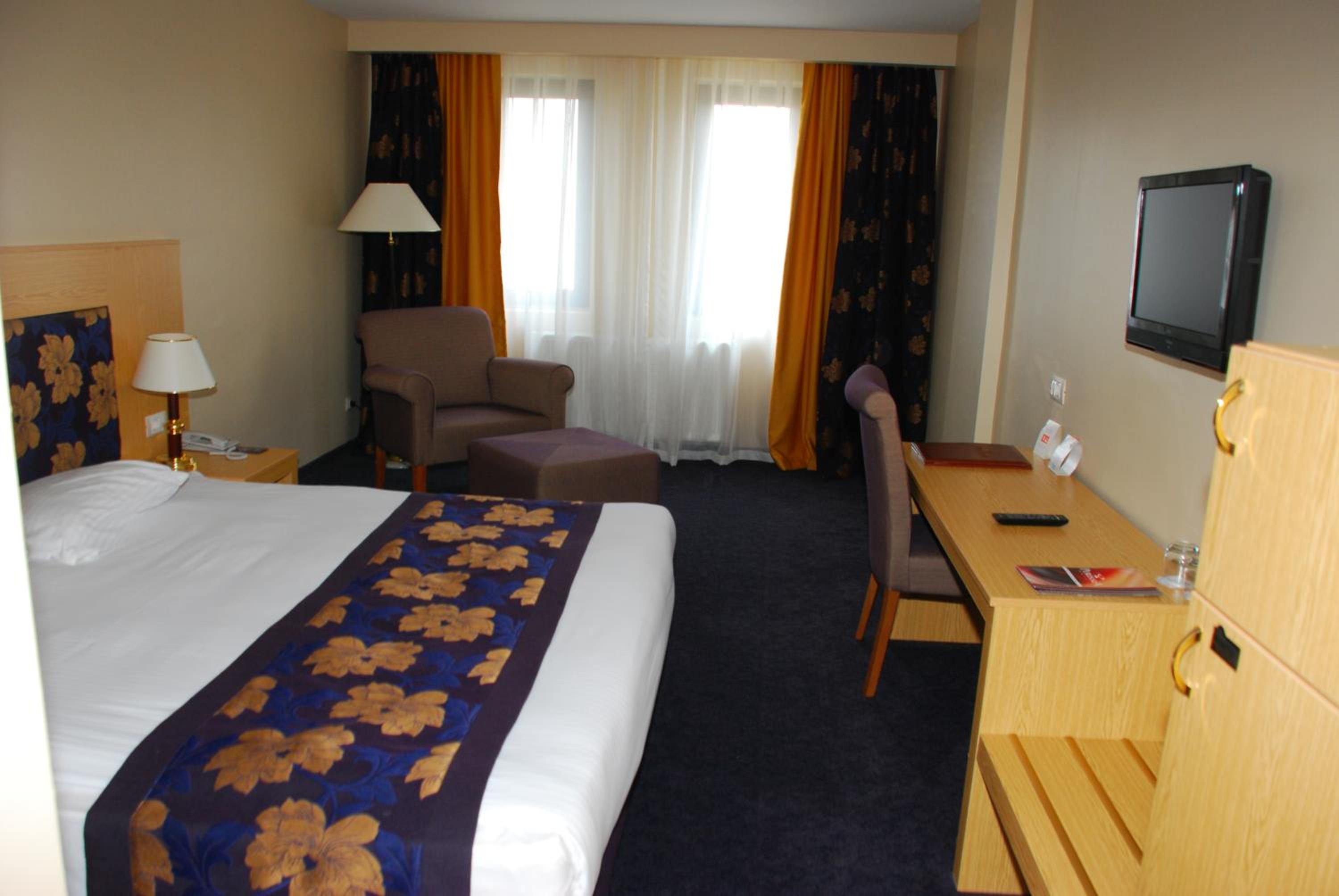 Two Connecting Double Rooms