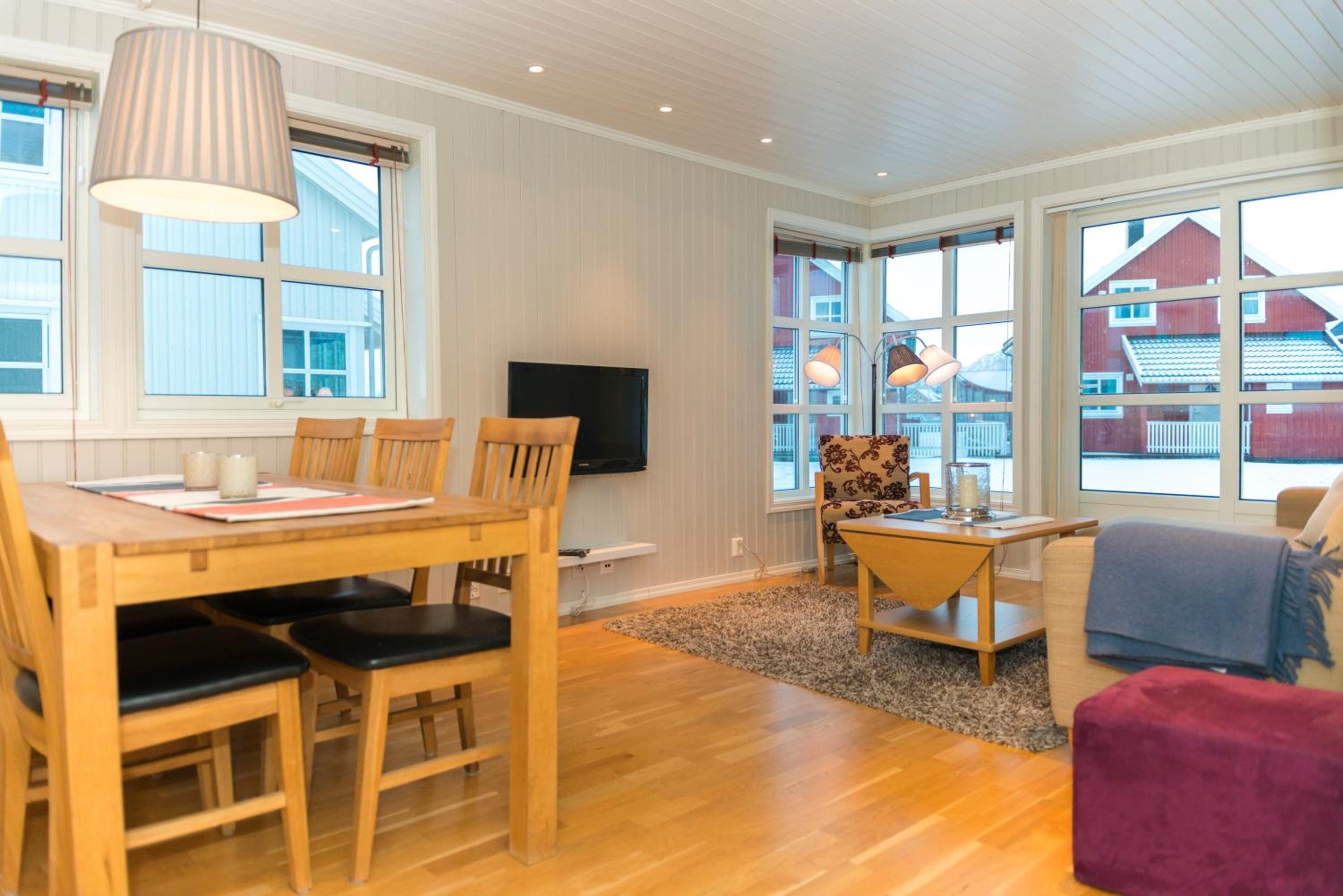 Apartment with Terrace - Photo 34