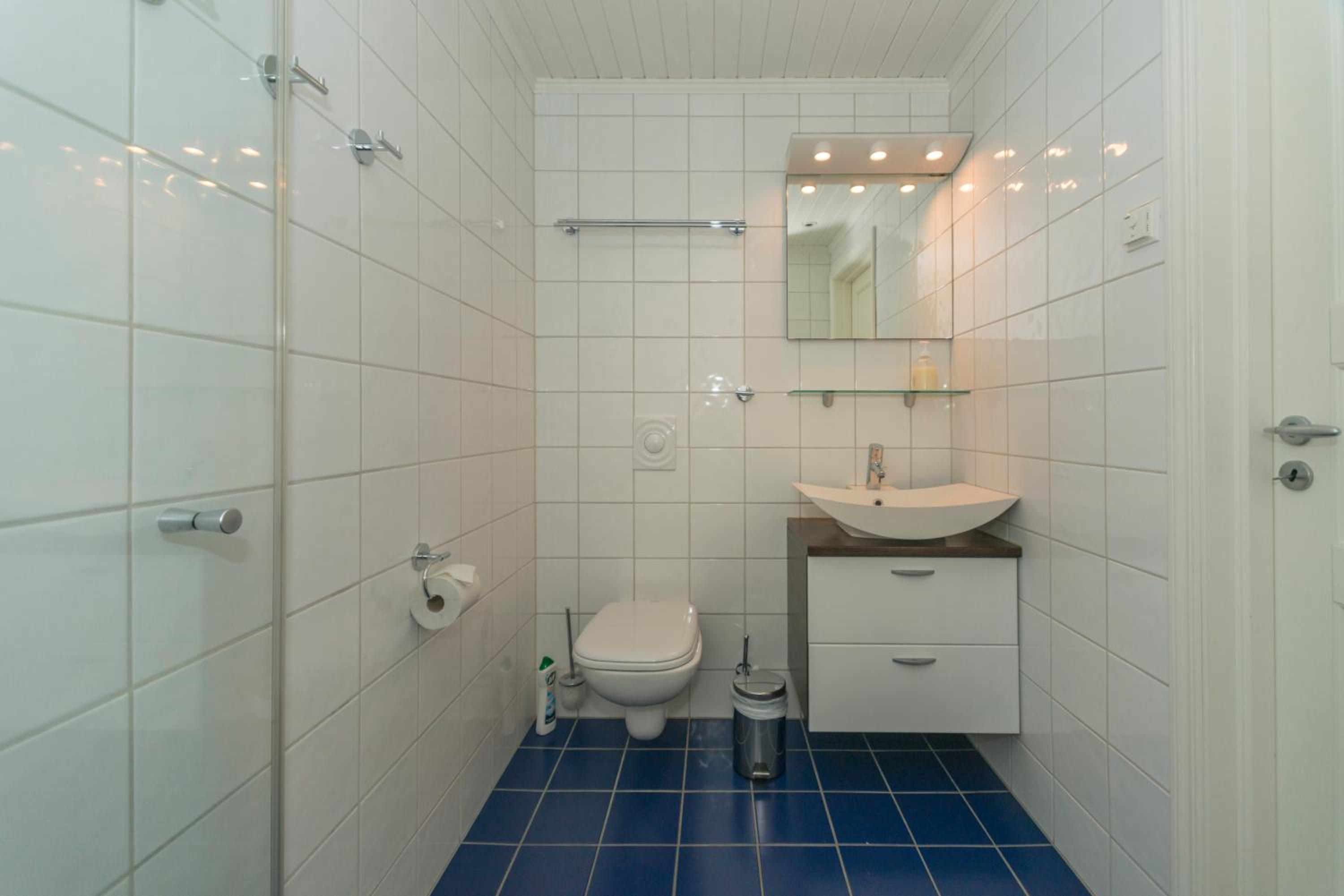 Apartment with Terrace - Photo 29
