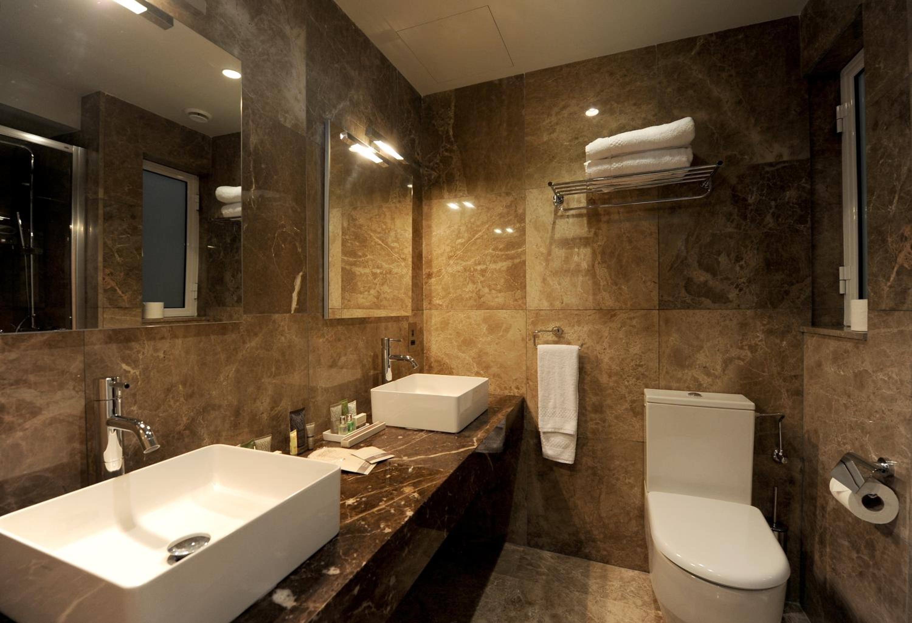  Suite photo 2