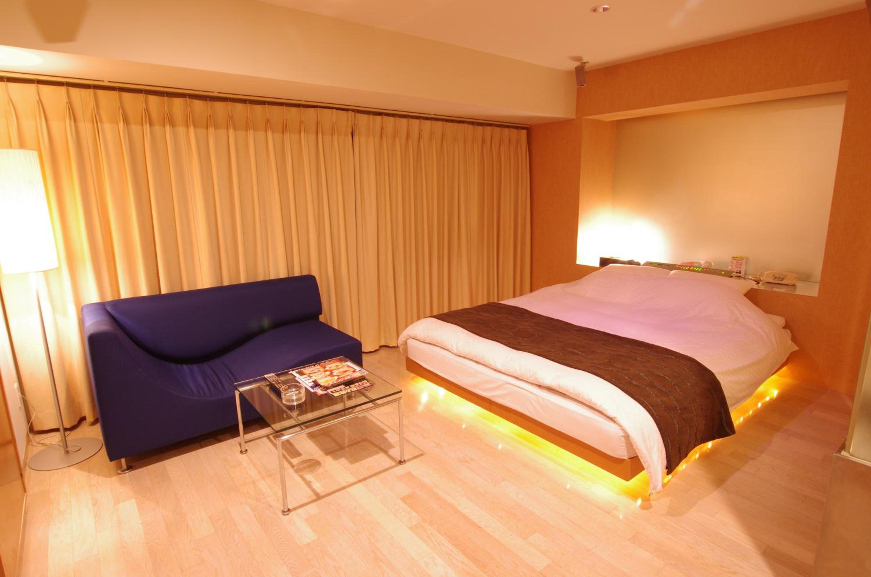 Double Room - Smoking - 15:00 Check in - Photo 8