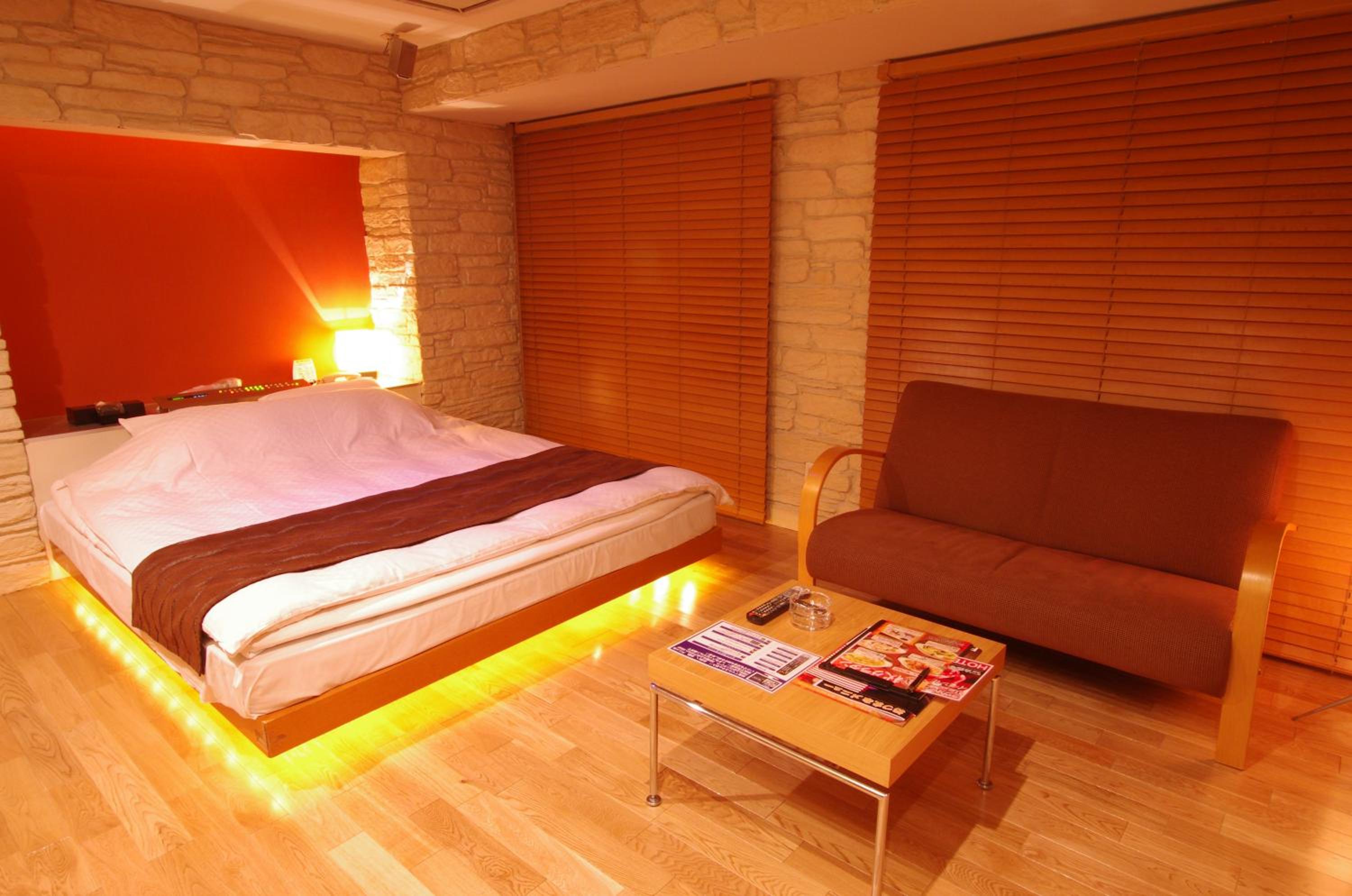 Double Room - Smoking - 15:00 Check in - Photo 10