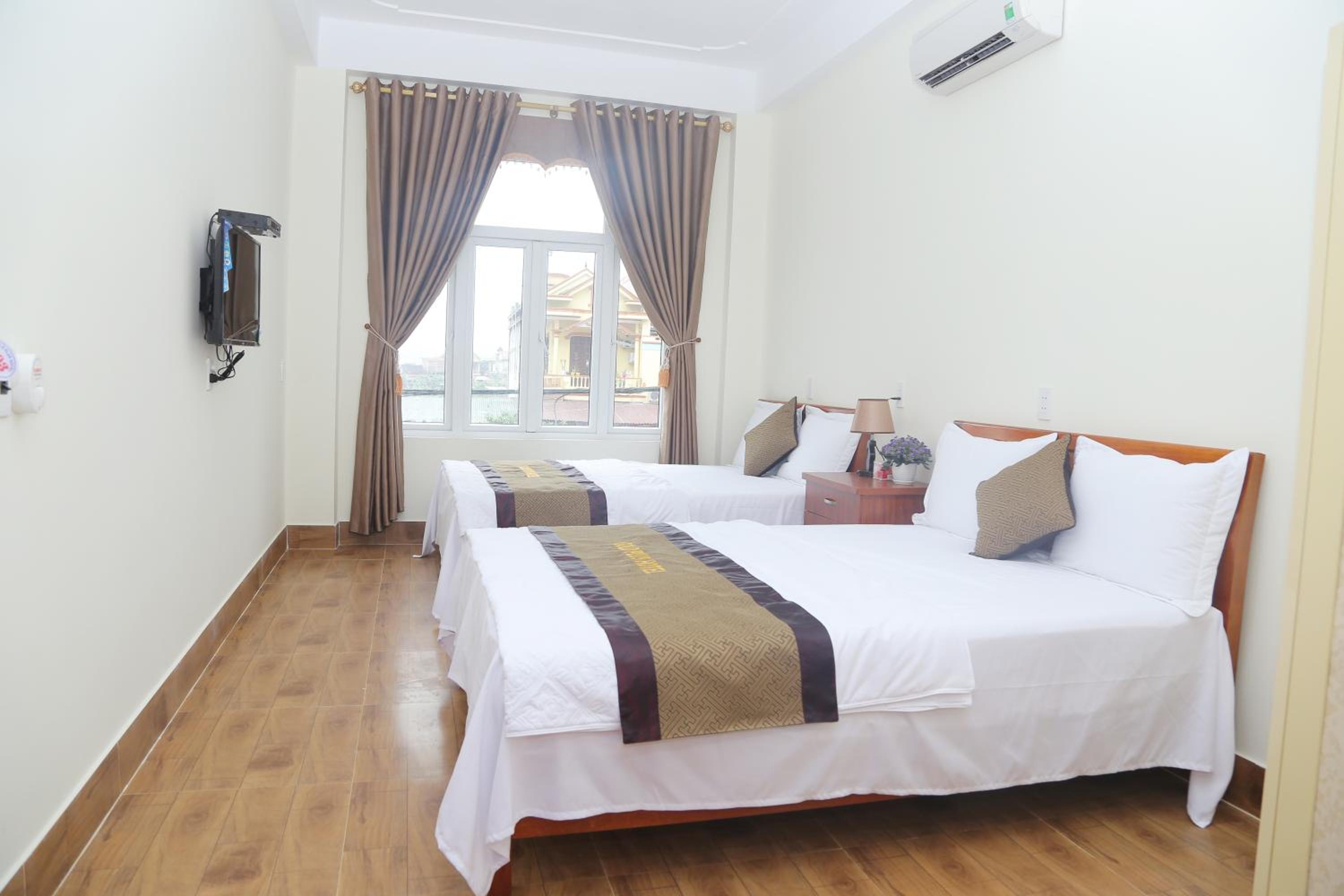 Triple Room with City View