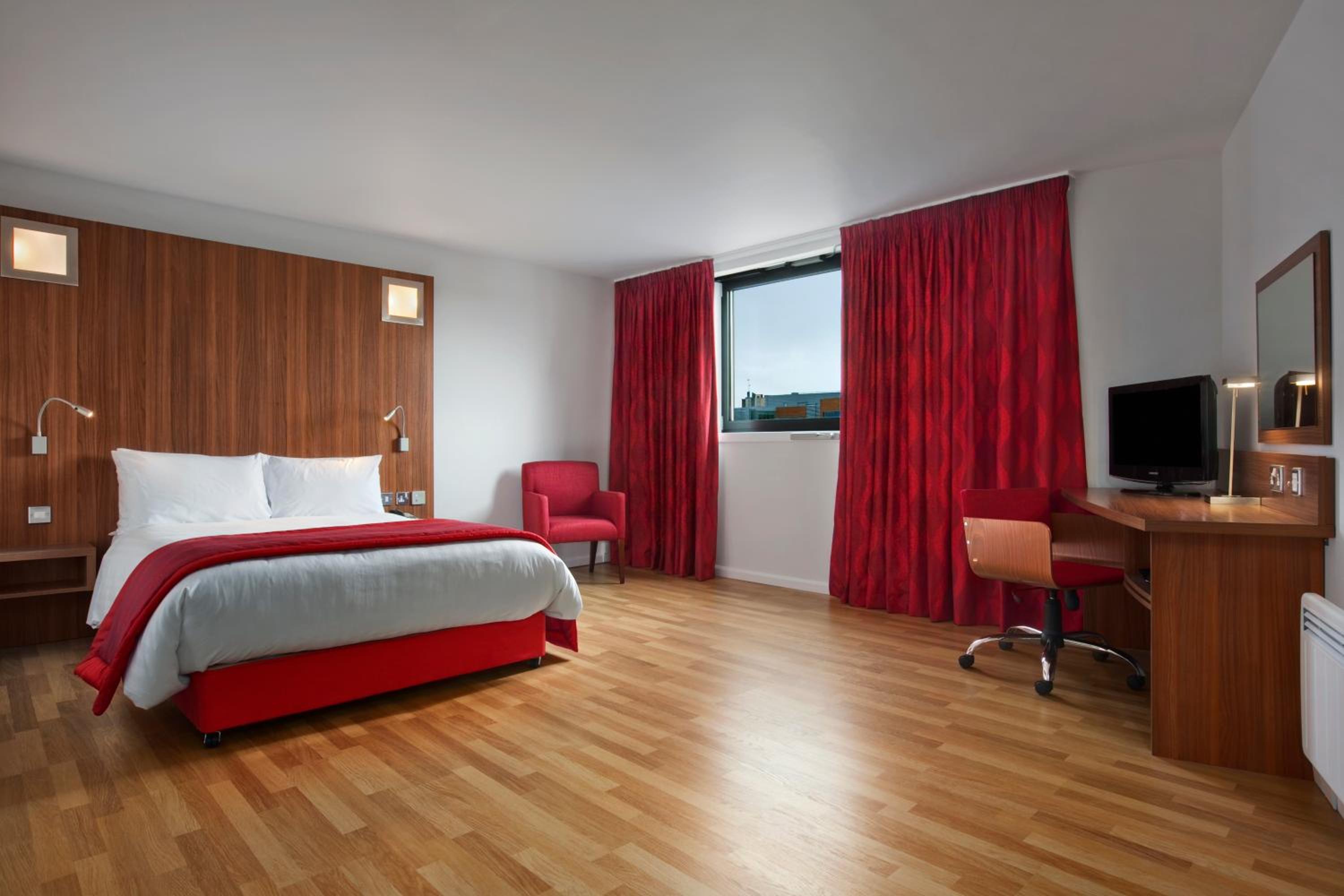 Double Room - Disability Access - Non-Smoking - Photo 2