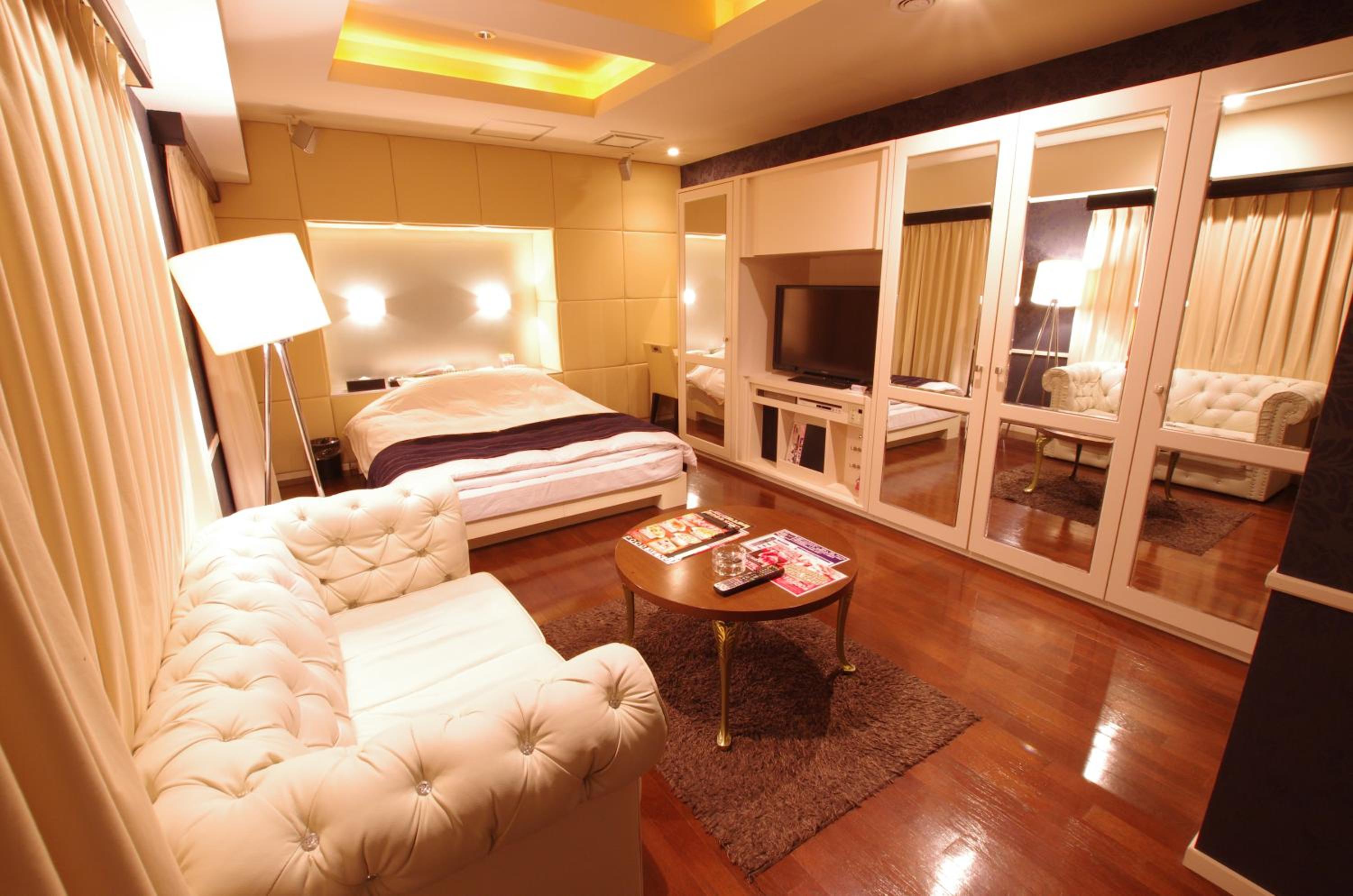 Premium Double Room - Smoking - 15:00 Check in - Photo 4