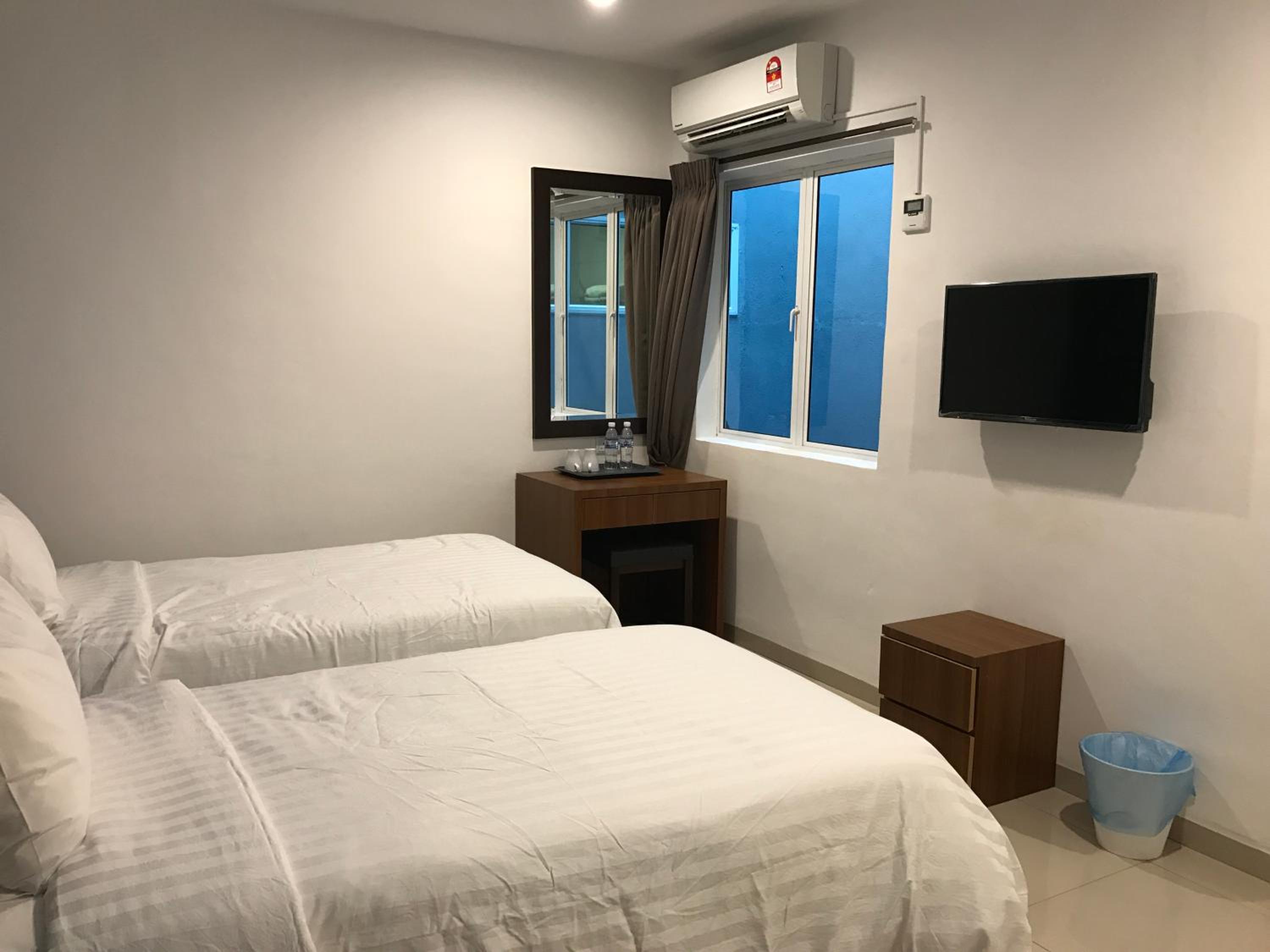 Deluxe Twin Room photo 3