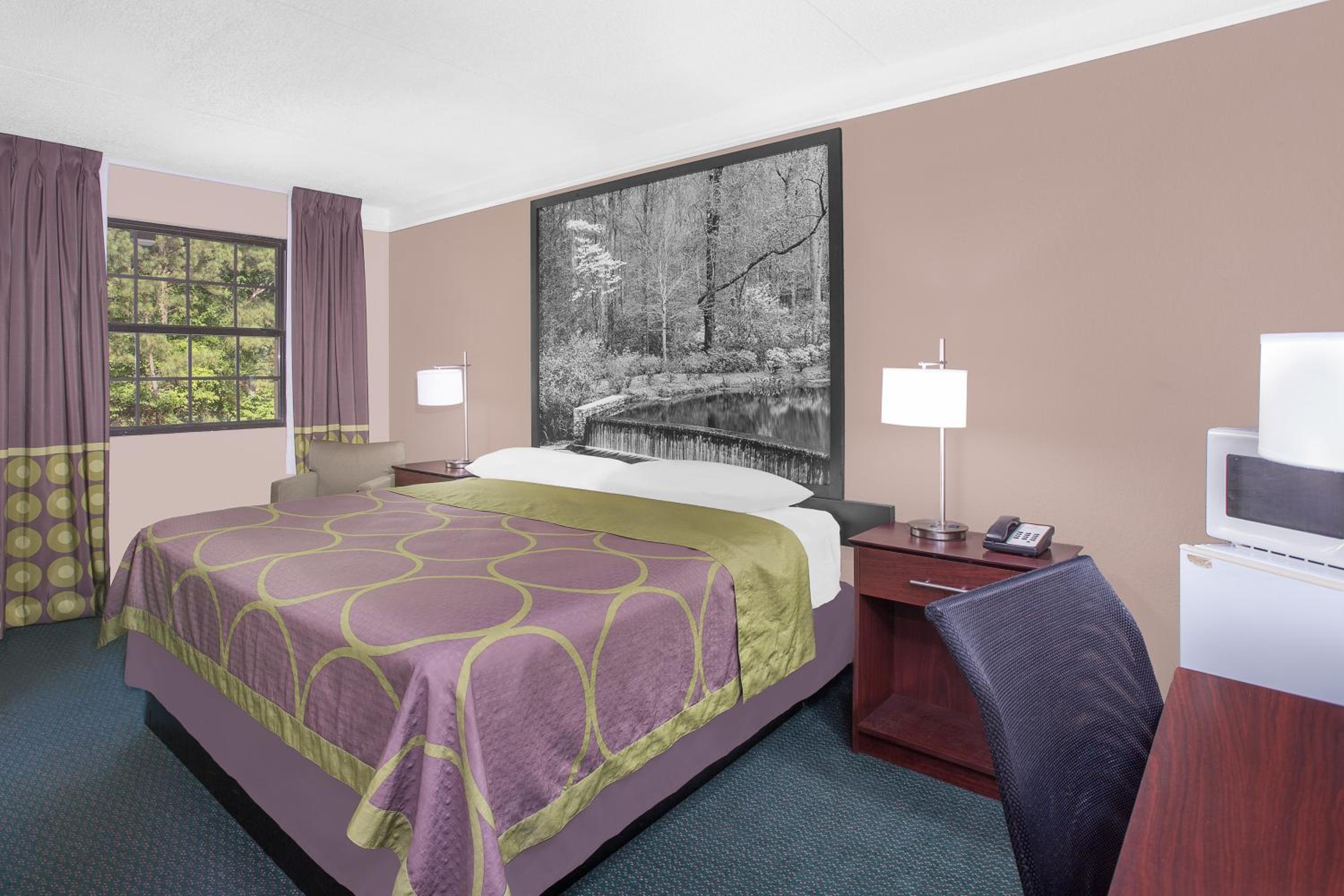 King Room - Non-Smoking - Photo 1