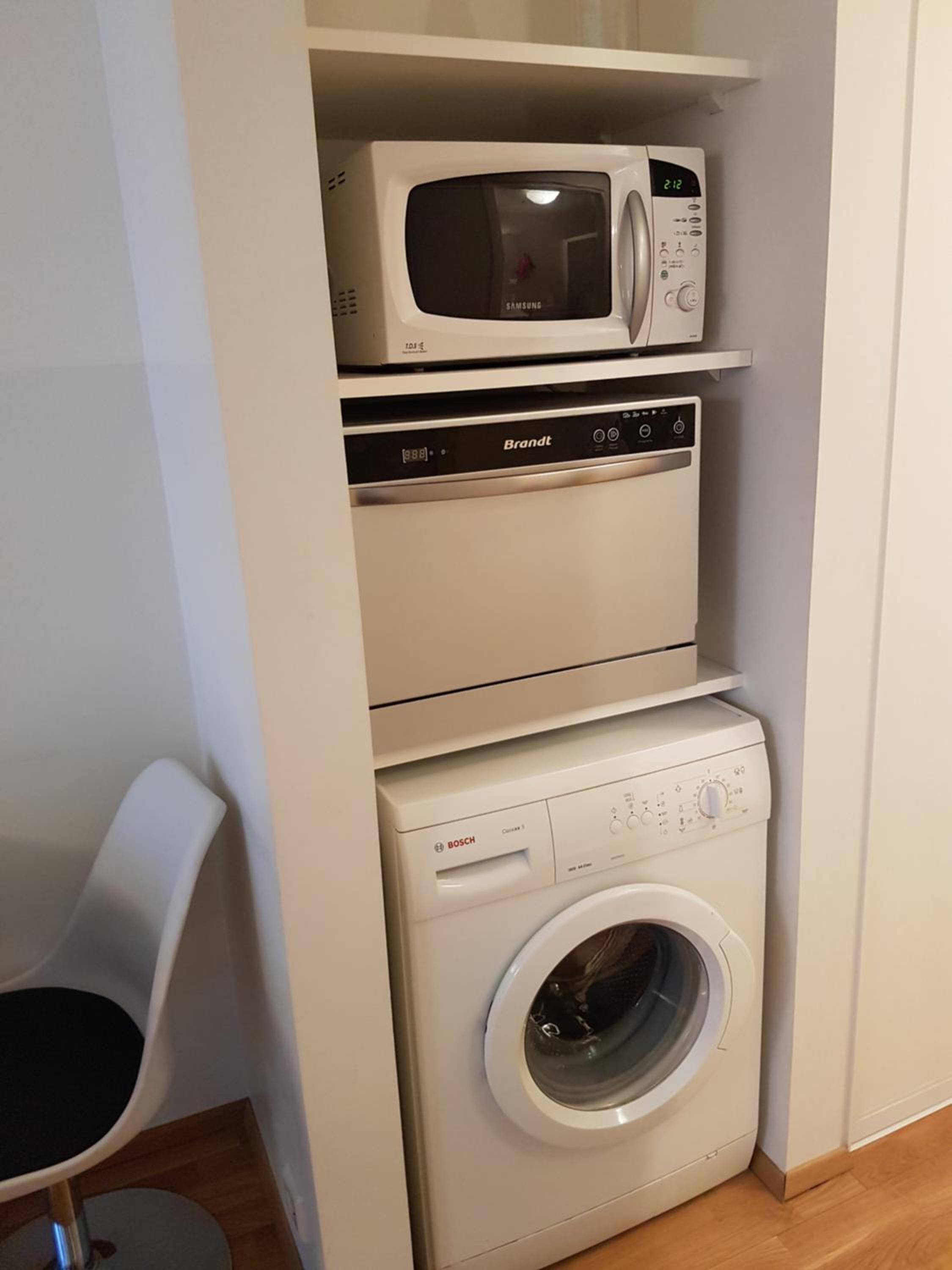 Studio Apartment - Photo 36