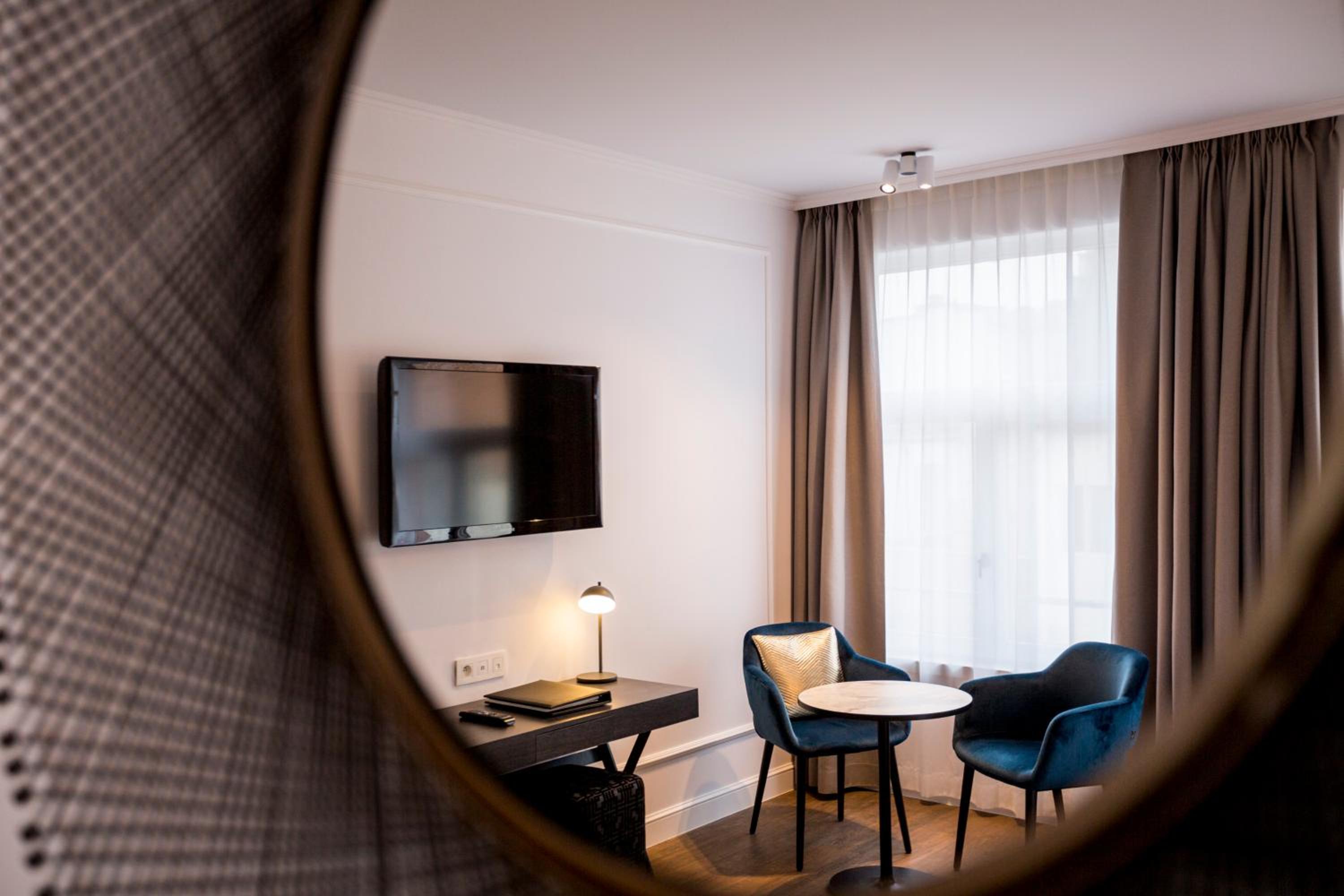 Junior Suite with Garden View - Photo 3
