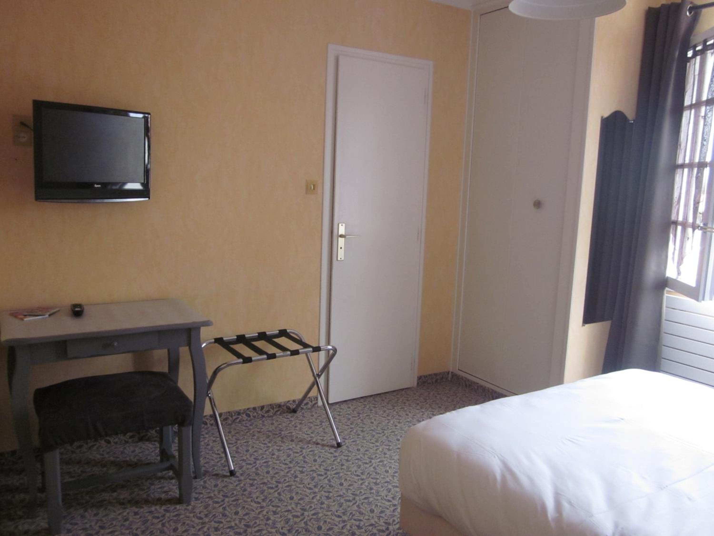 Double Room with Street View - Photo 7