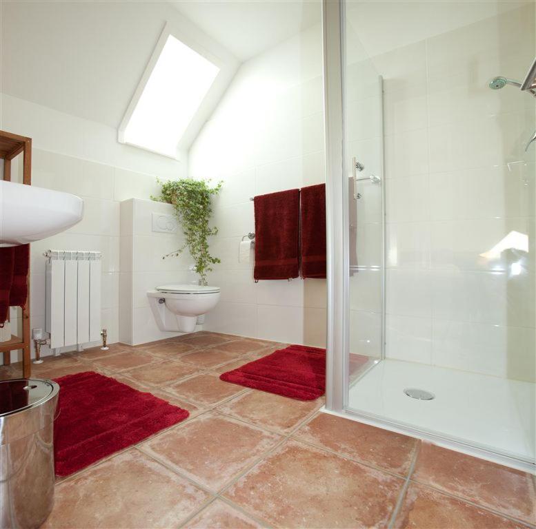 Large Double Room photo 2
