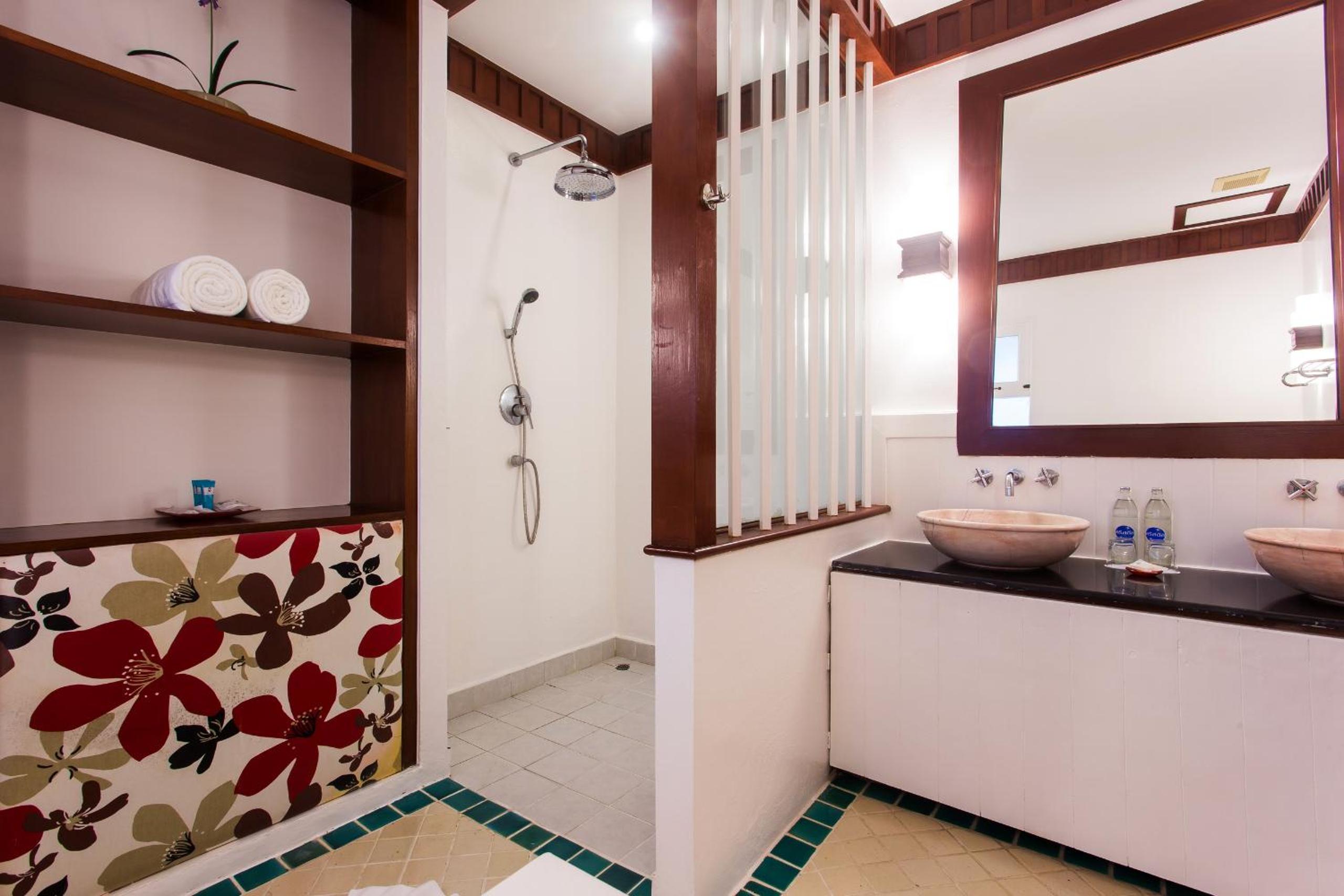 Deluxe Double or Twin Room with Pool Access - Photo 5