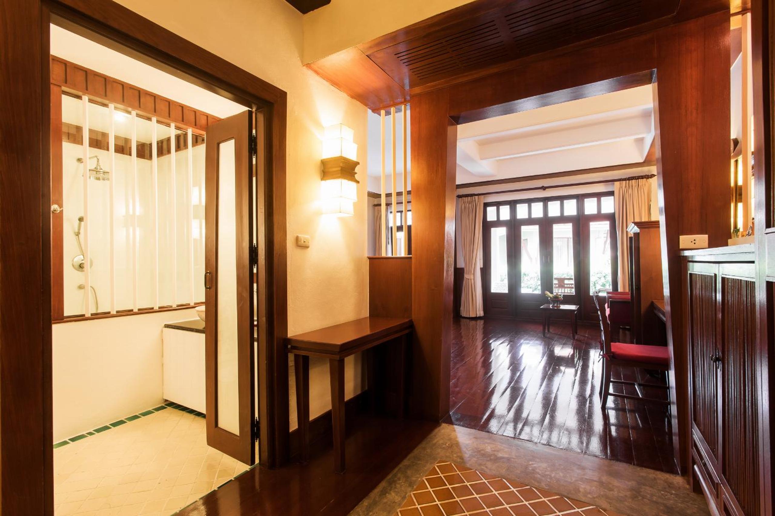 Deluxe Double or Twin Room with Pool Access - Photo 11
