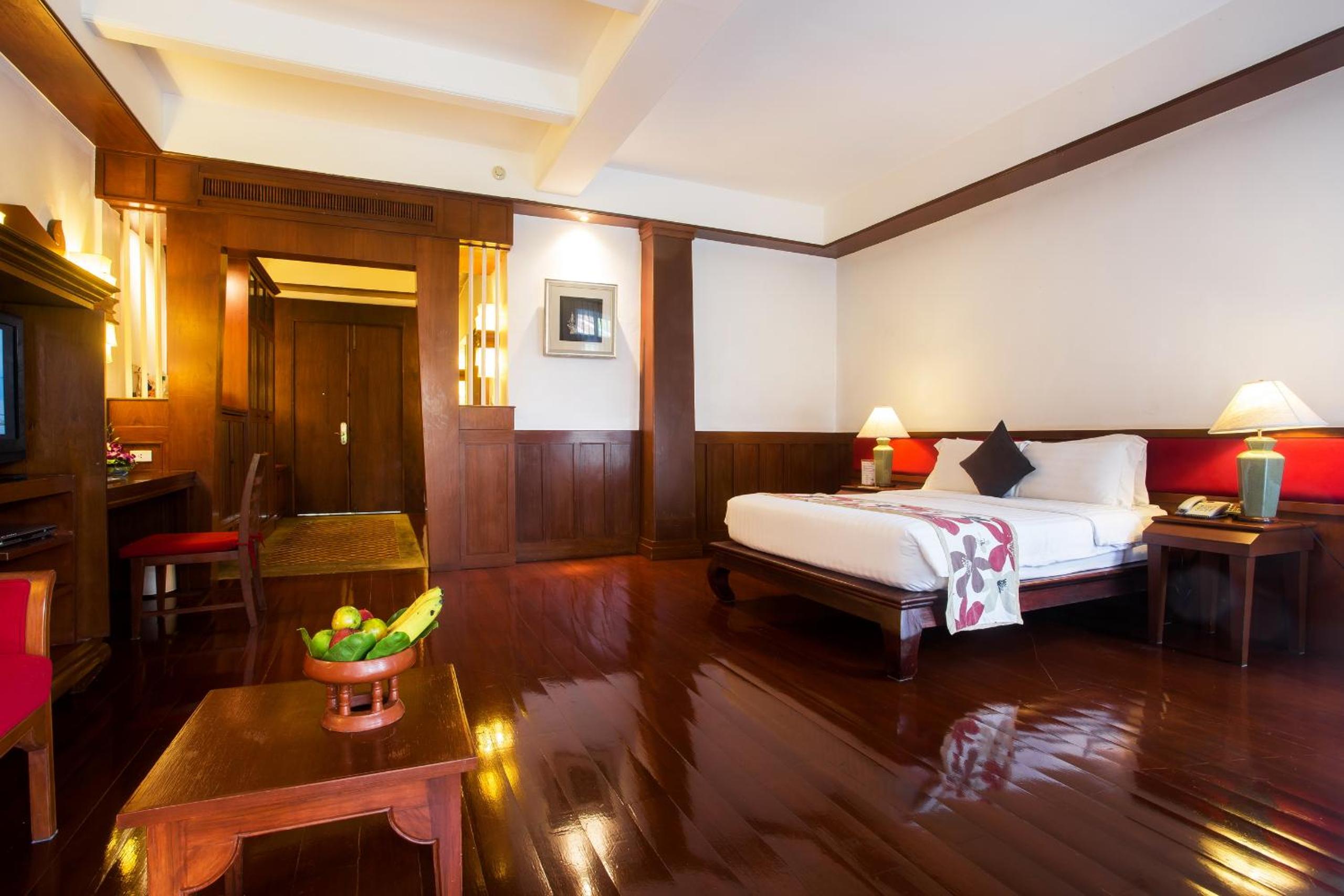 Deluxe Double or Twin Room with Pool Access - Photo 12