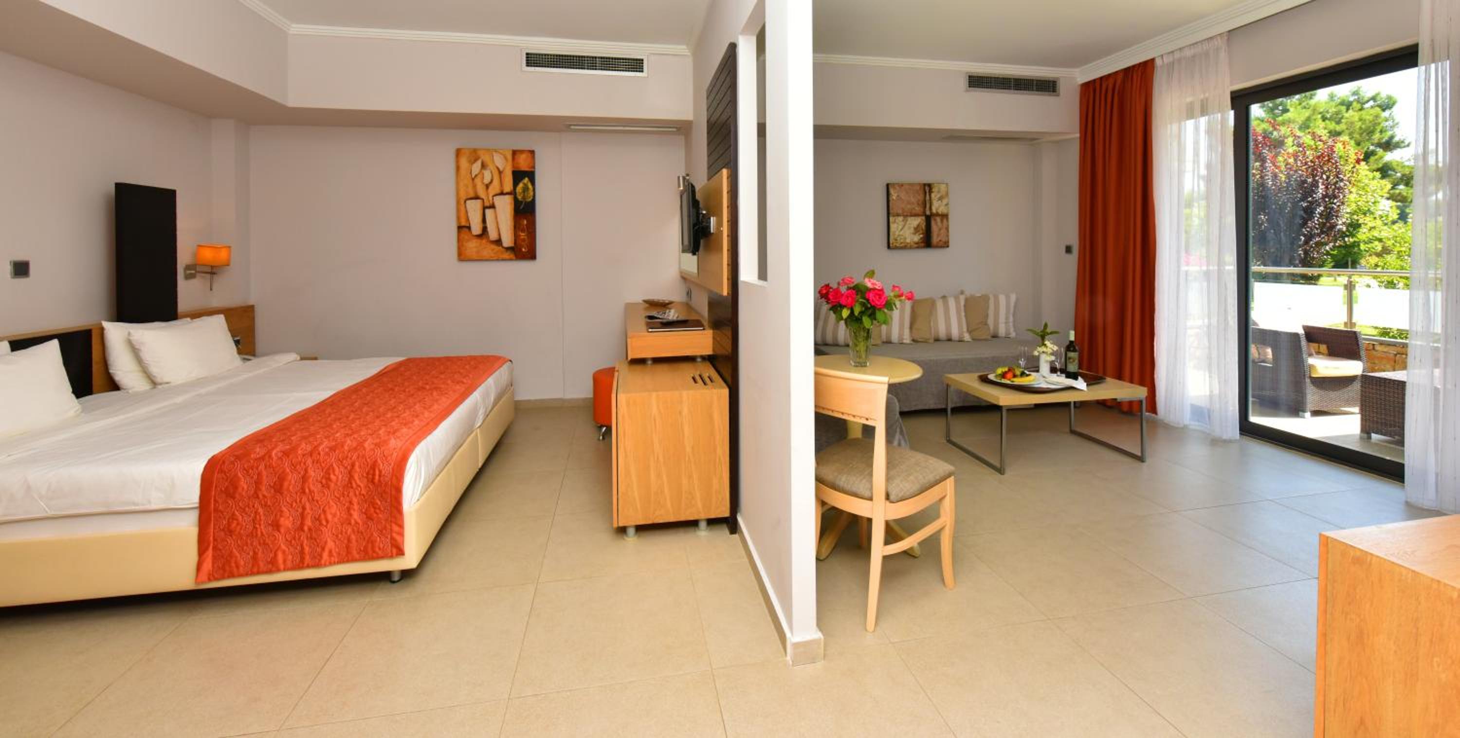 Junior Suite with Garden View photo 1