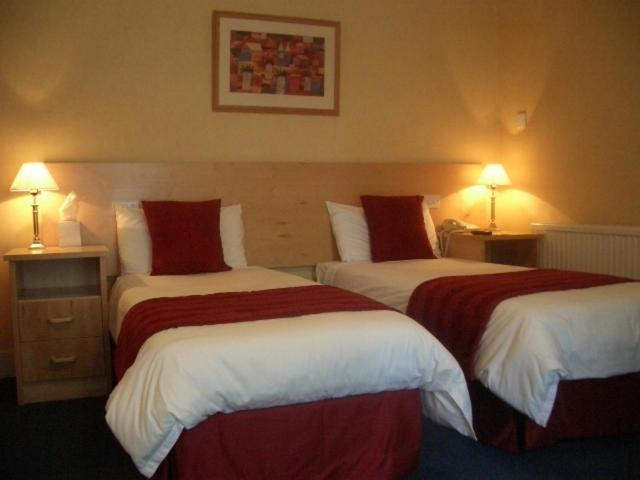 Twin Room - Photo 2