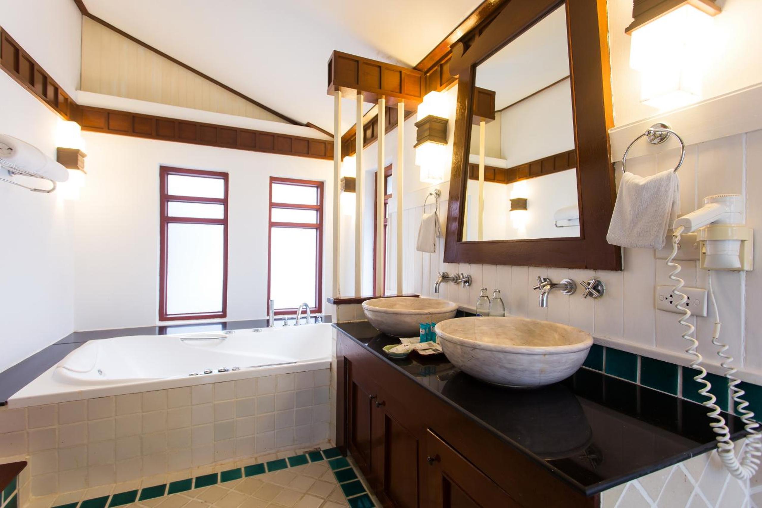 Deluxe Villa with Private Pool - Photo 7