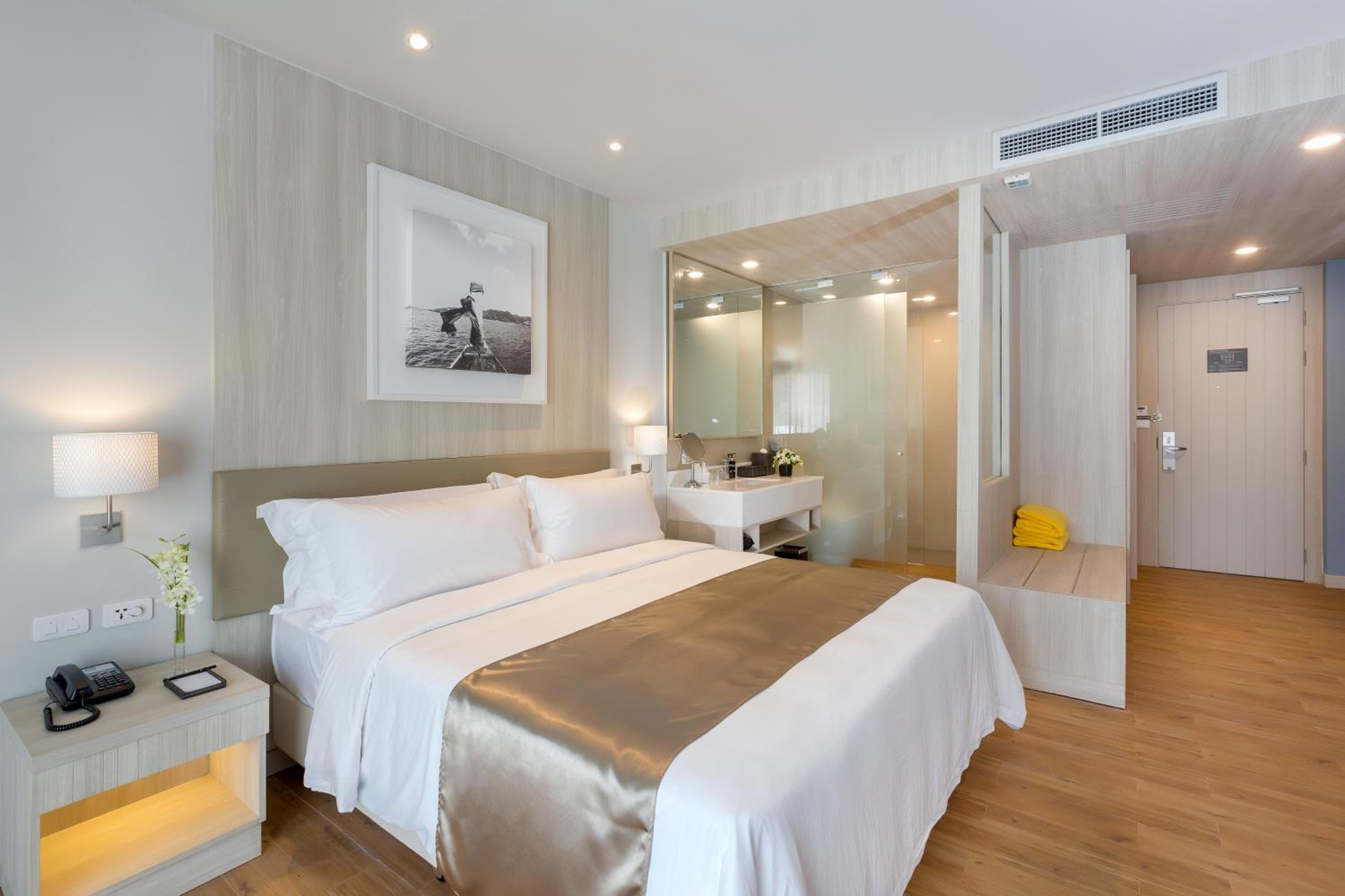 Habitación Doble o Twin Deluxe con vista a la piscina - Ala Familiar