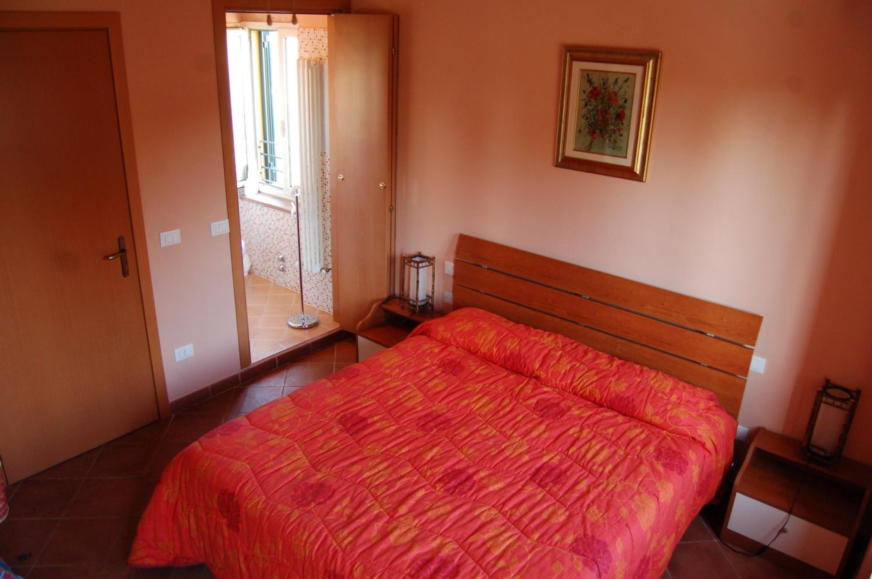 Triple Room - Photo 9