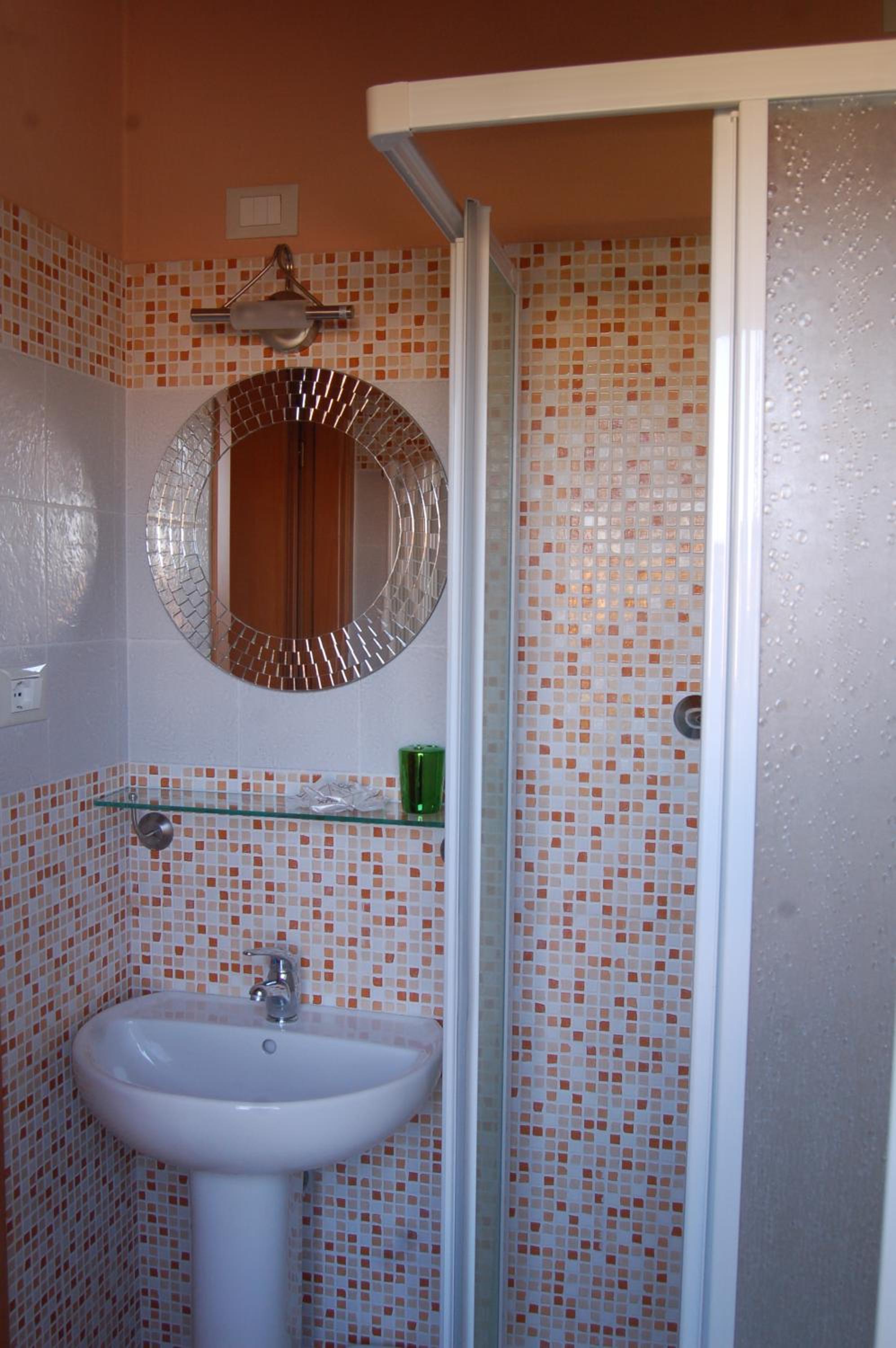 Triple Room - Photo 11
