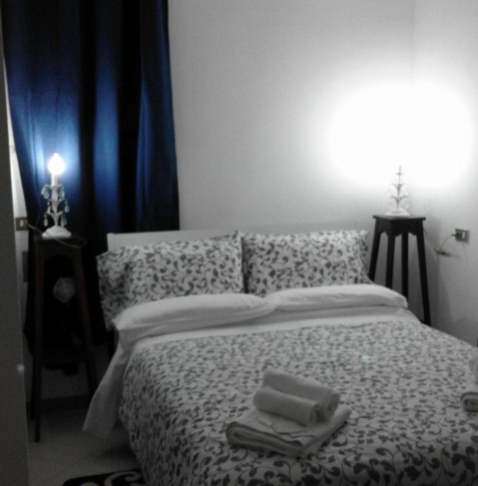 Double Room with Private Bathroom - Photo 2