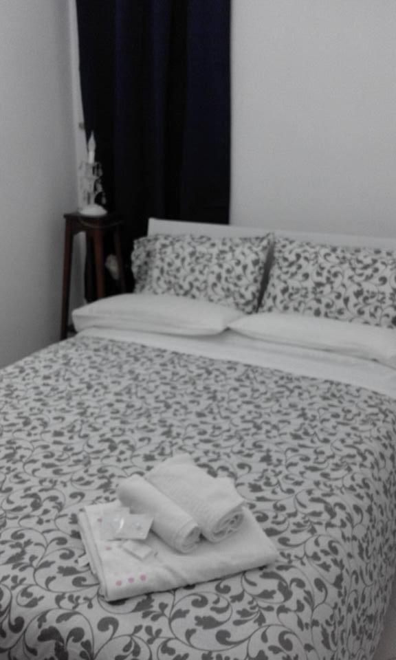 Double Room with Private Bathroom - Photo 3