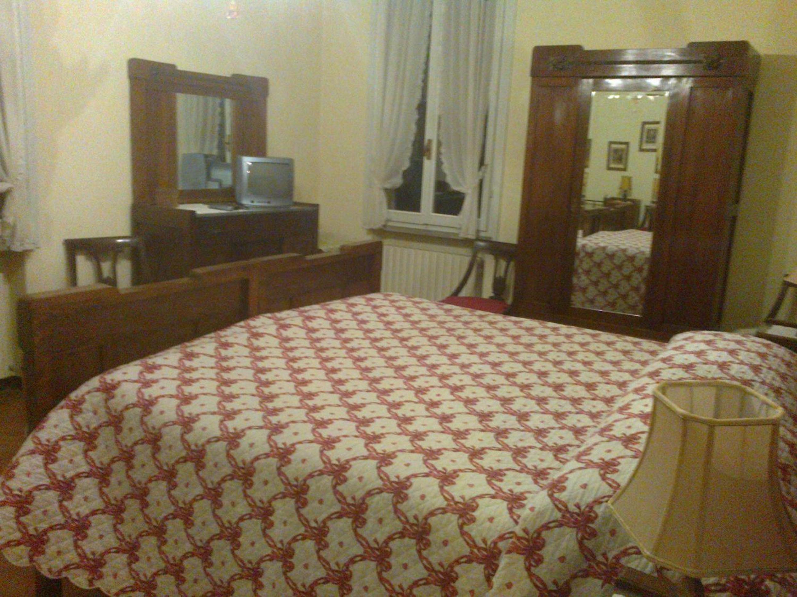 Double or Twin Room - Photo 6