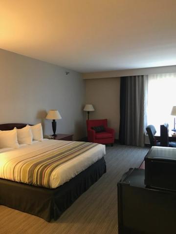 King Room - Non-Smoking - Photo 2